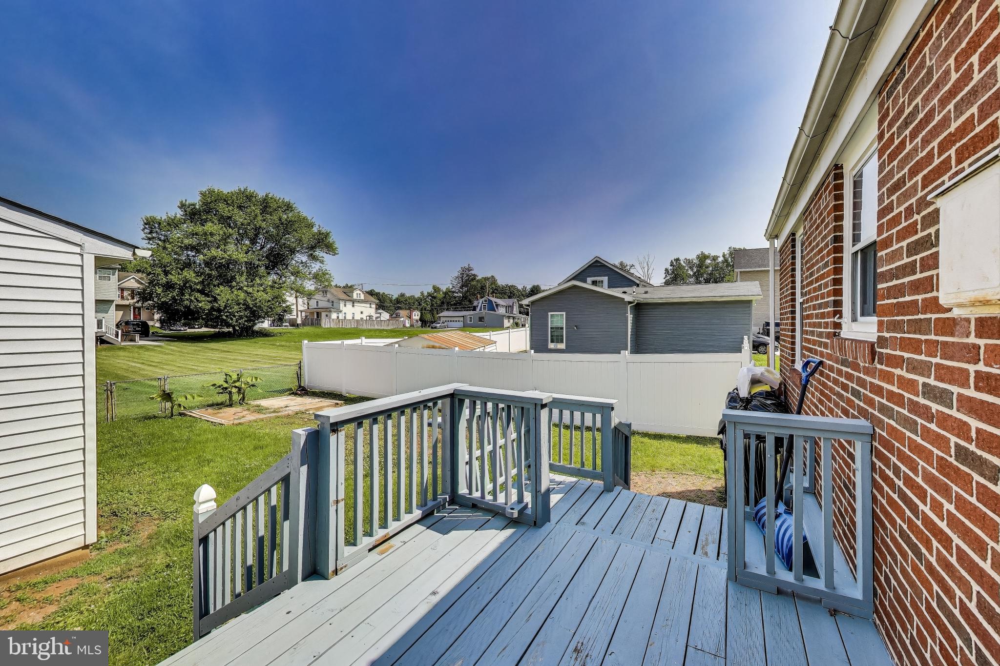 LOCHERN - Residential