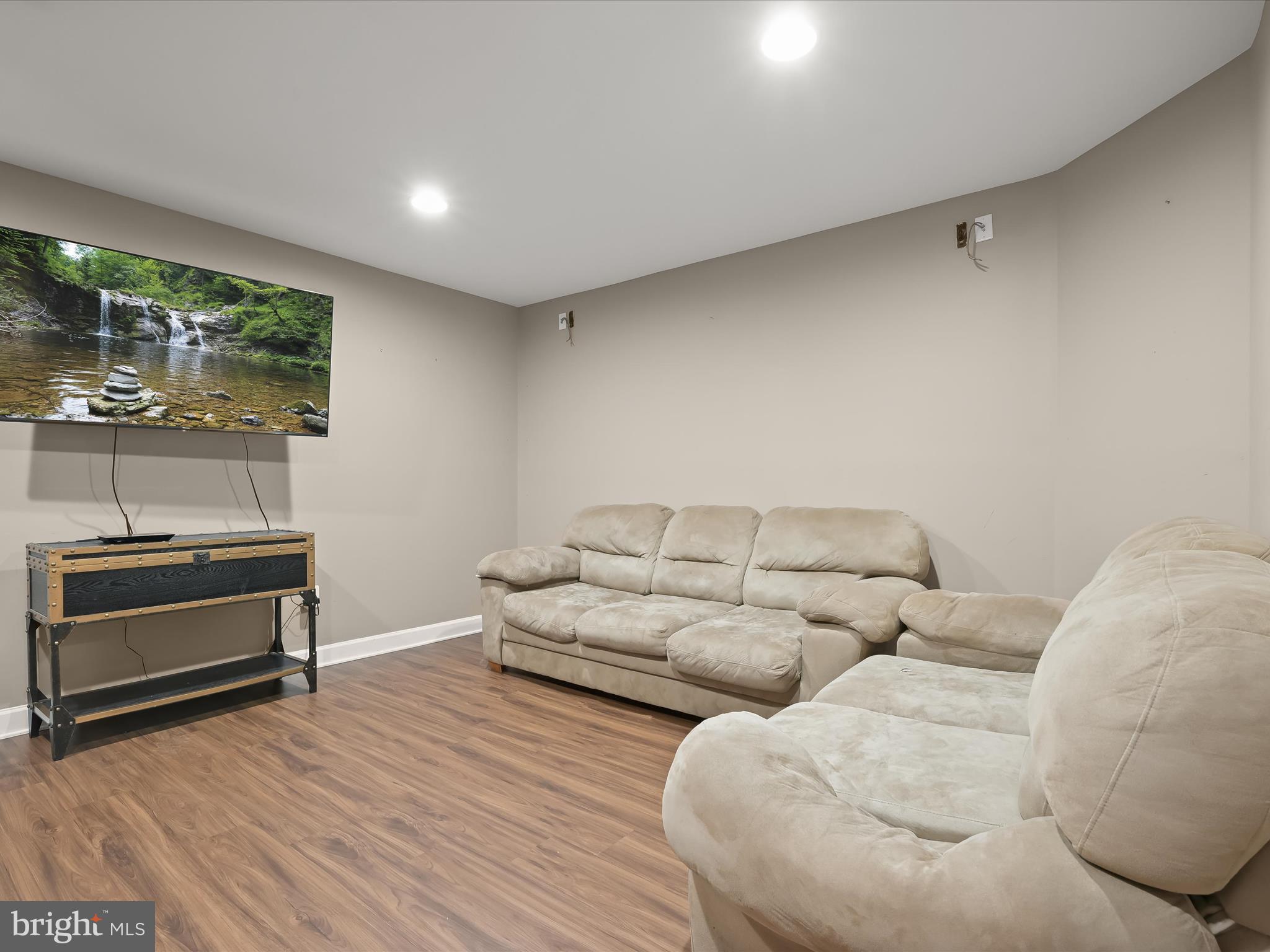 HUNGERFORD MANOR - Residential