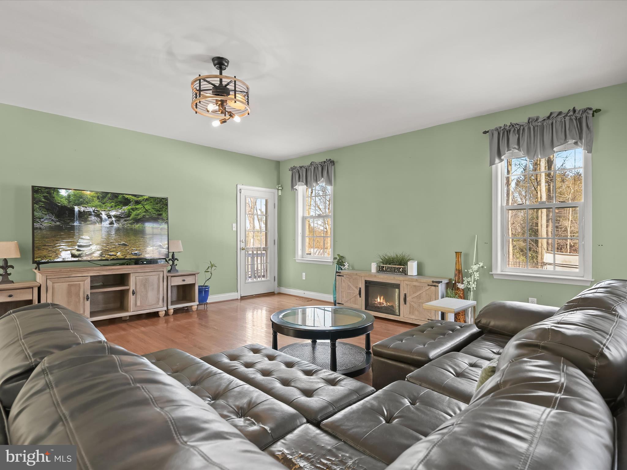 HUNGERFORD MANOR - Residential