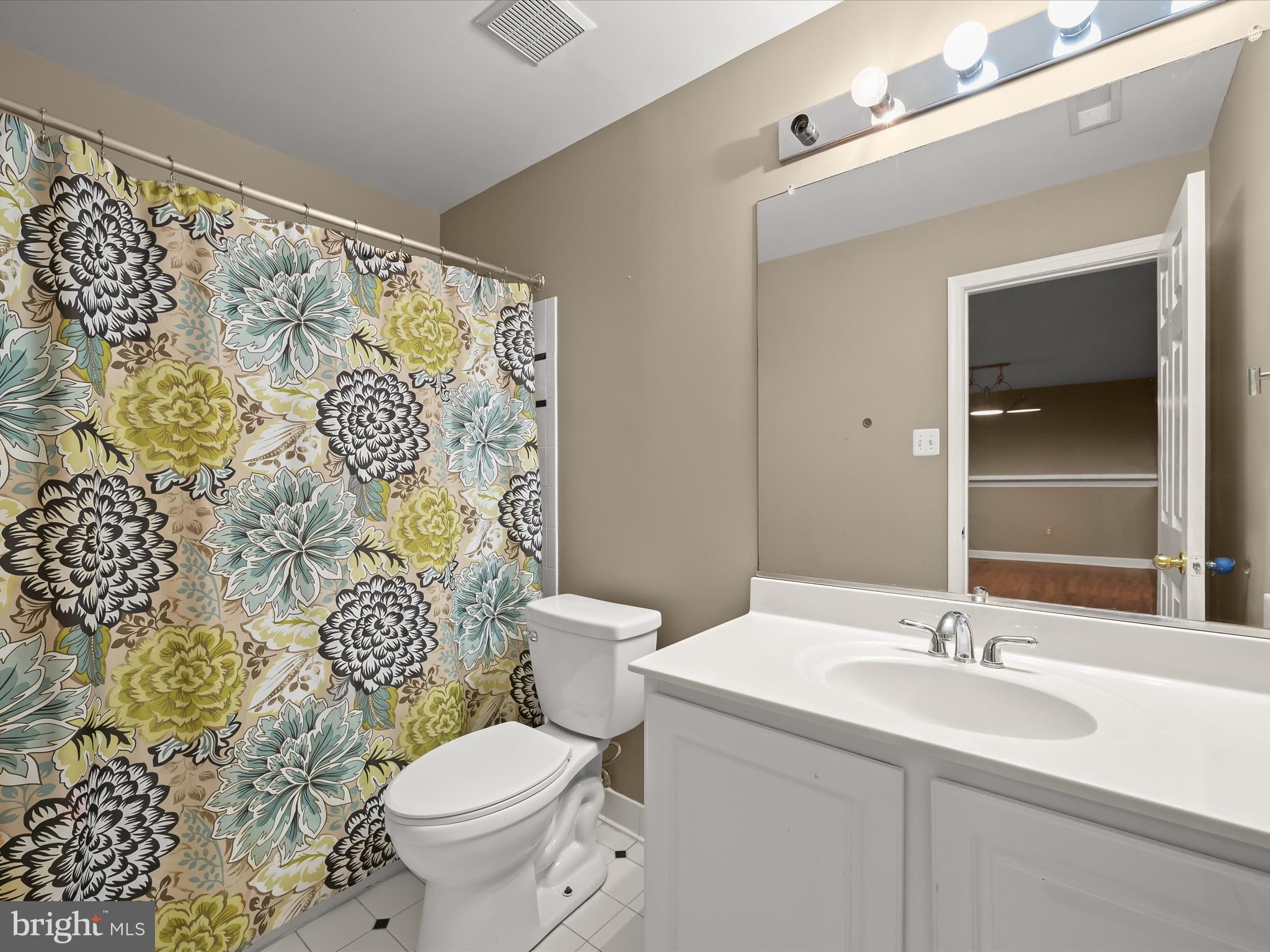 HUNGERFORD MANOR - Residential