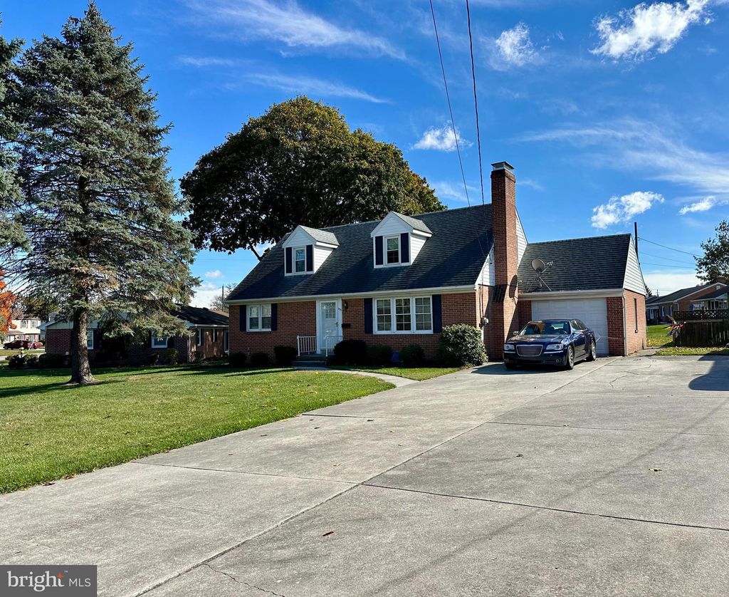 Photo of 333 Clearview Road, HANOVER, PA 17331 (MLS # PAYK2092870)