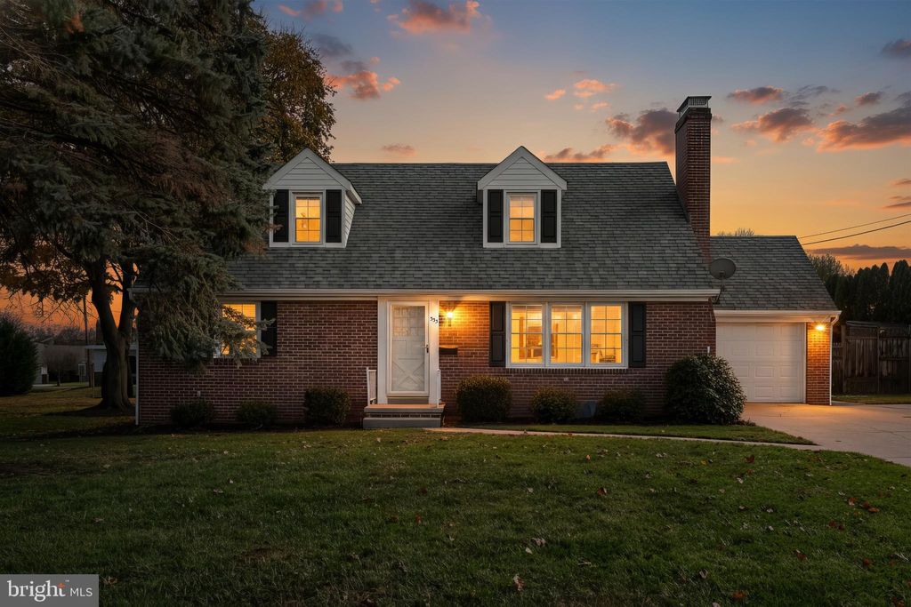 Photo of 333 Clearview Road, HANOVER, PA 17331 (MLS # PAYK2092870)