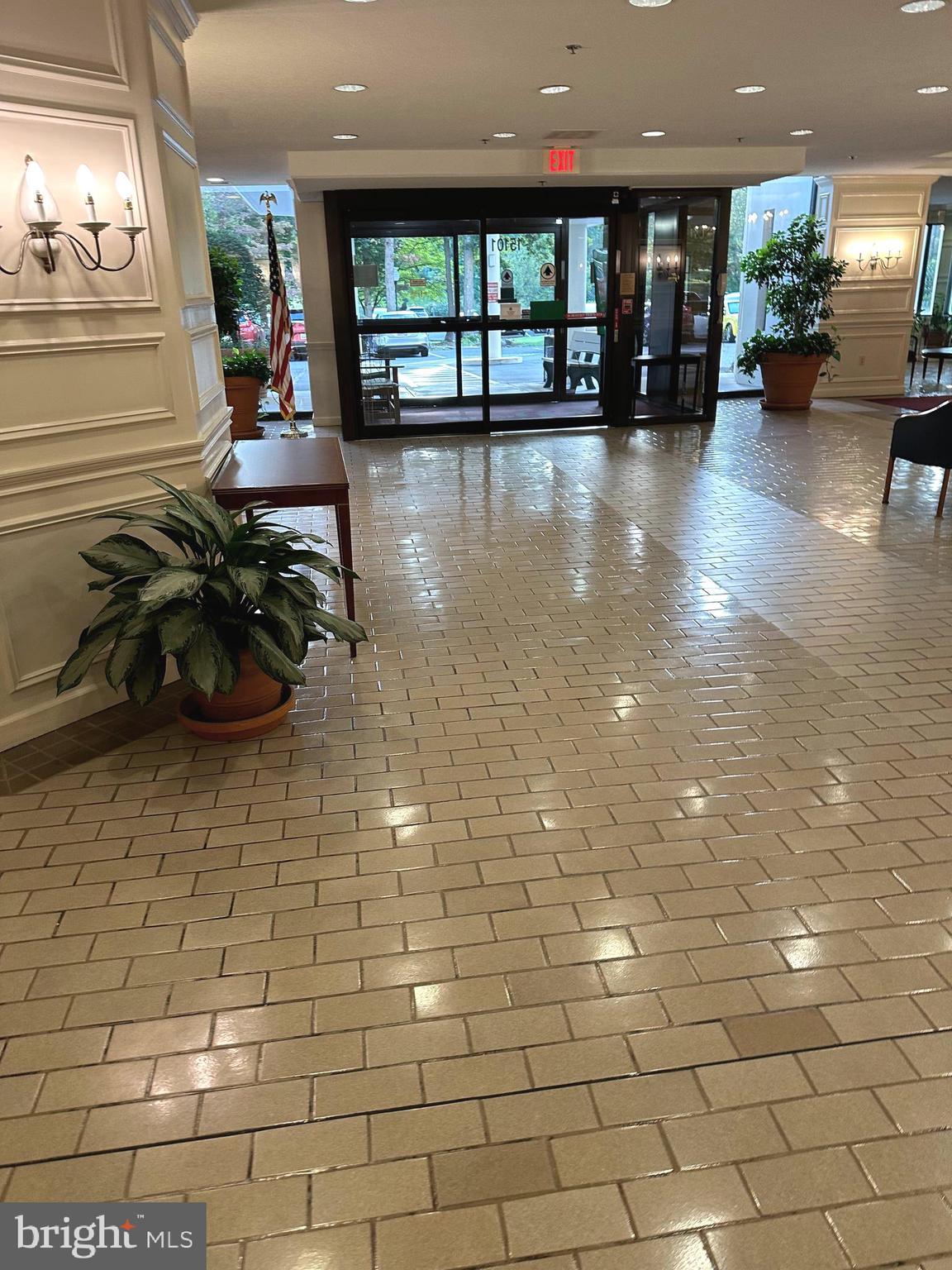 LEISURE WORLD - Residential