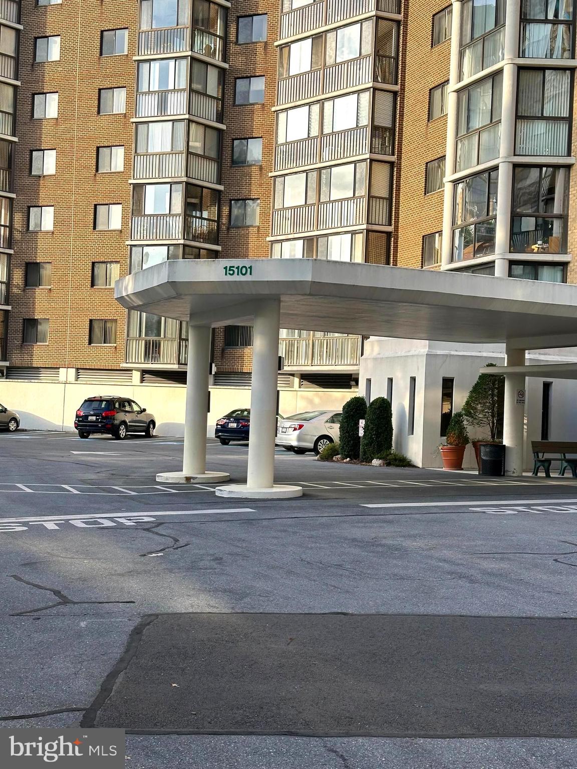 LEISURE WORLD - Residential