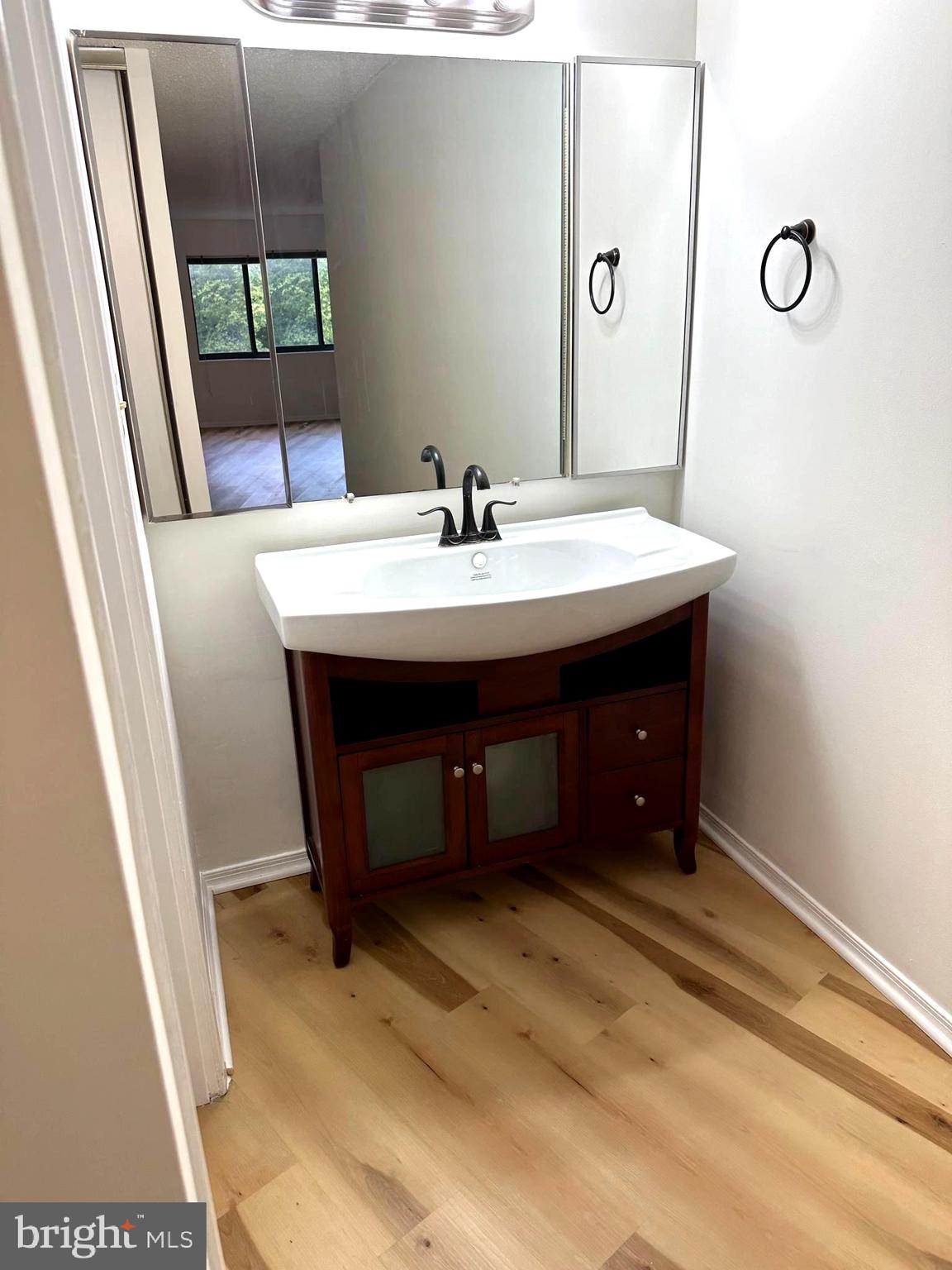 LEISURE WORLD - Residential