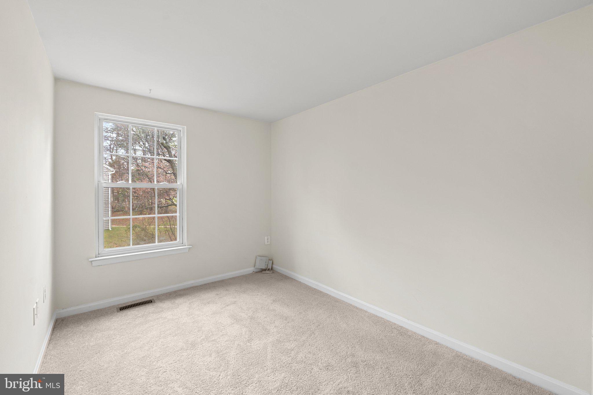 HUNTINGTON/SENTRY WOODS - Residential