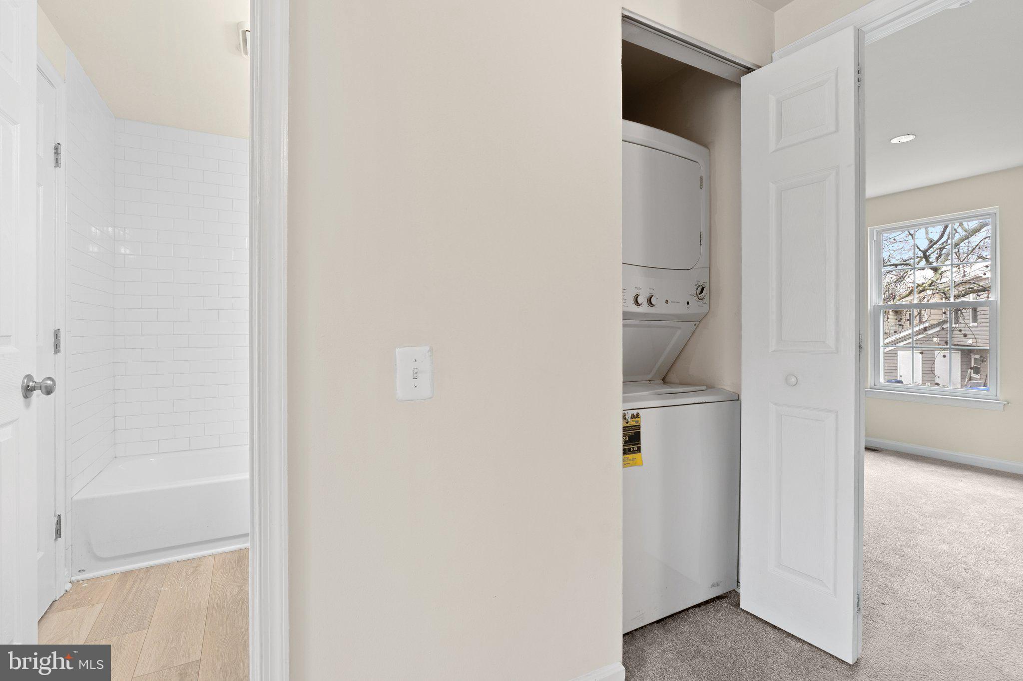 HUNTINGTON/SENTRY WOODS - Residential