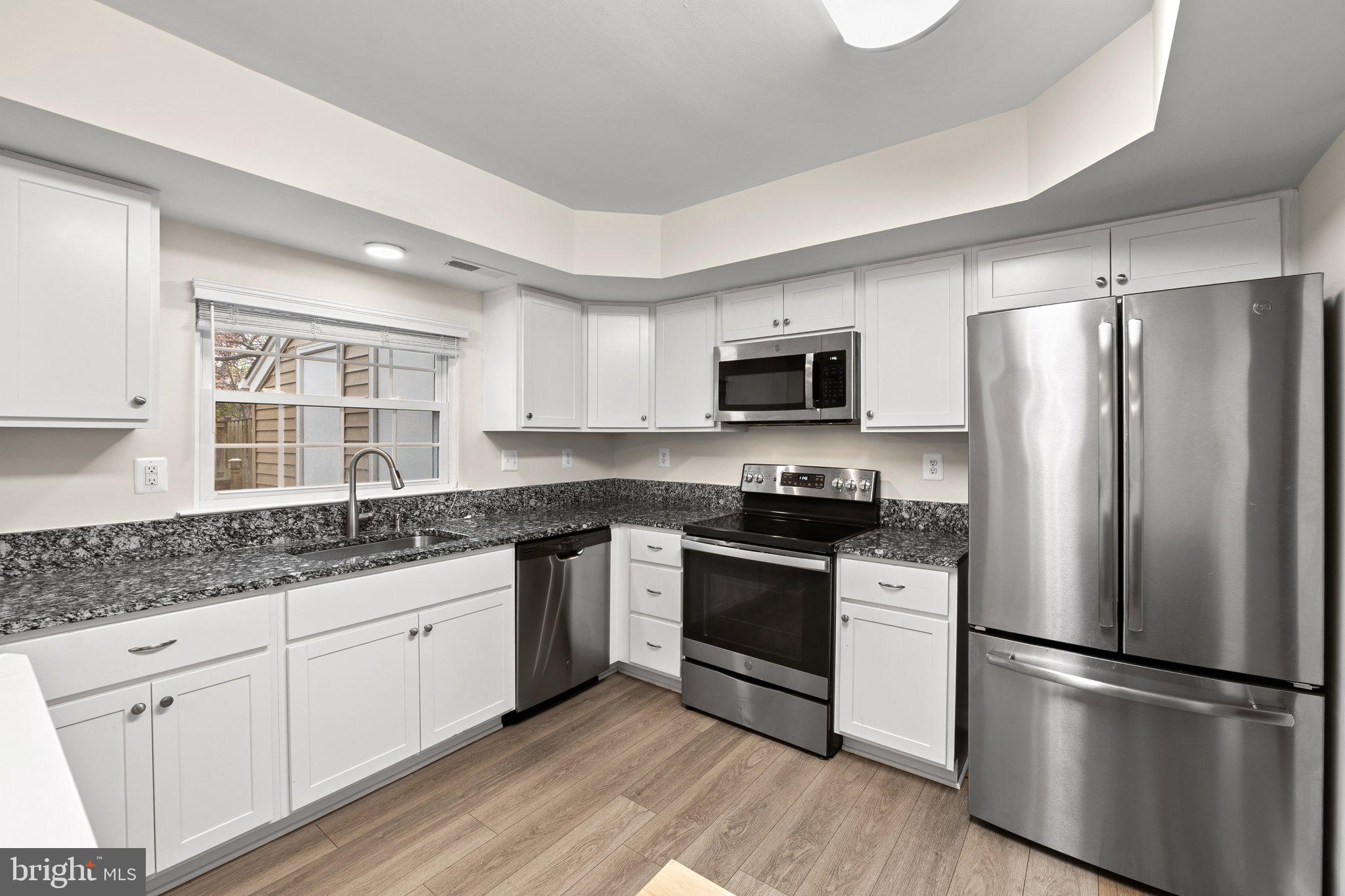 HUNTINGTON/SENTRY WOODS - Residential