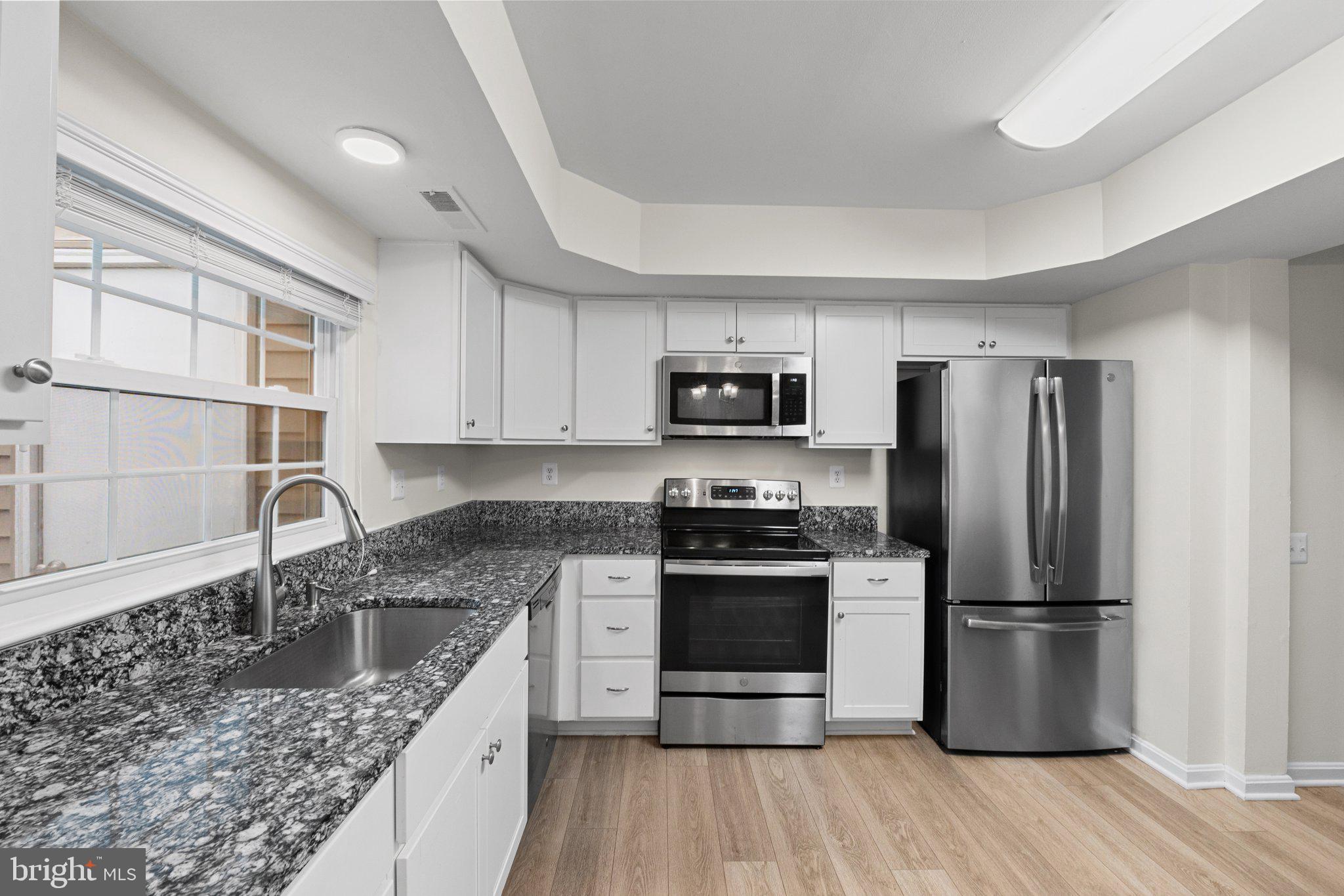 HUNTINGTON/SENTRY WOODS - Residential