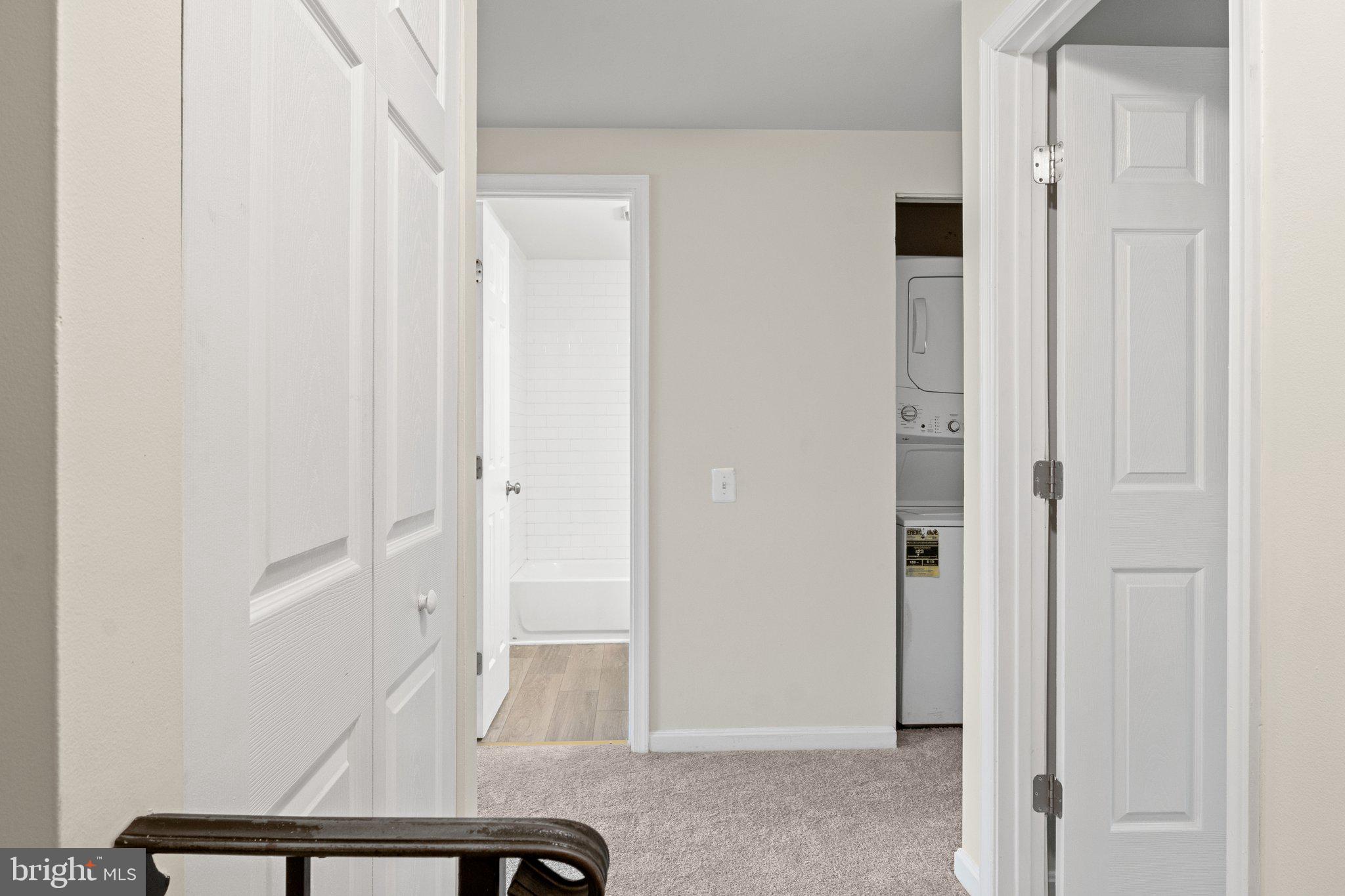 HUNTINGTON/SENTRY WOODS - Residential