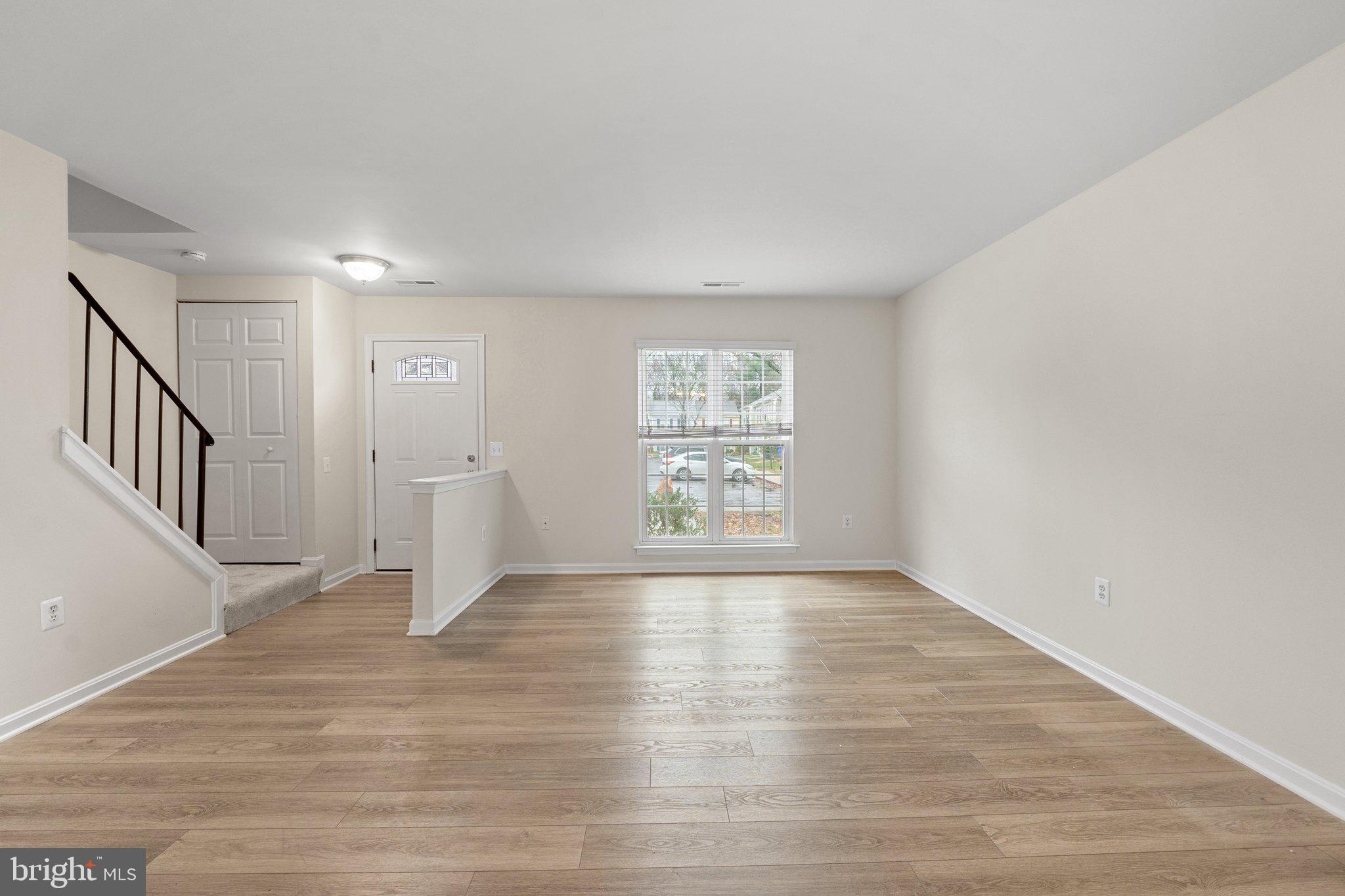 HUNTINGTON/SENTRY WOODS - Residential