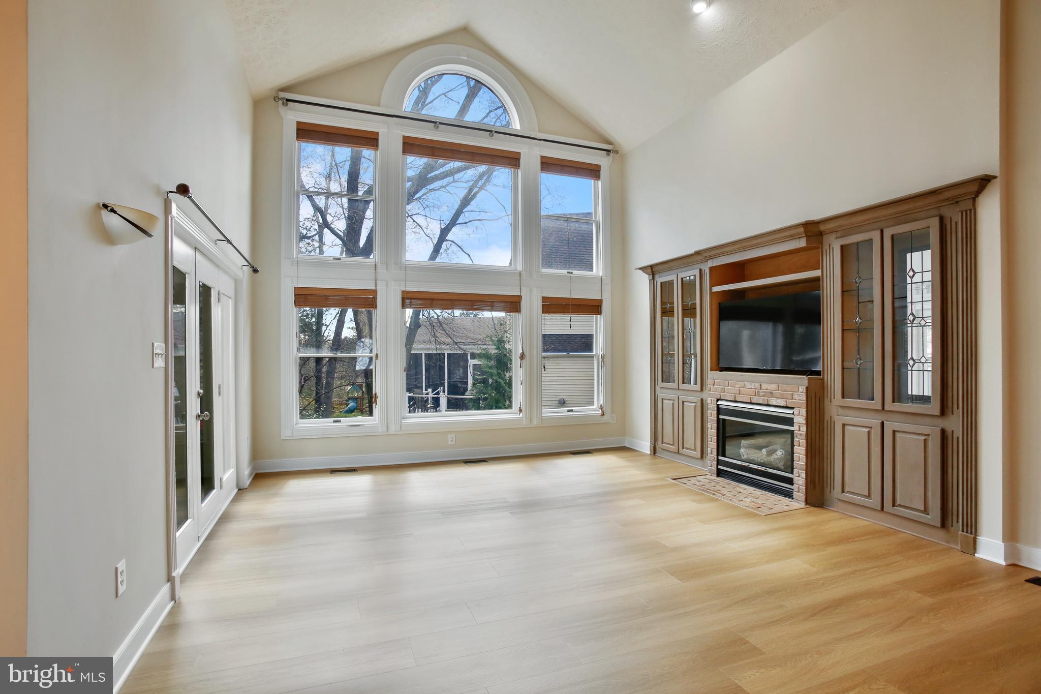 ASHBURN FARM - Residential