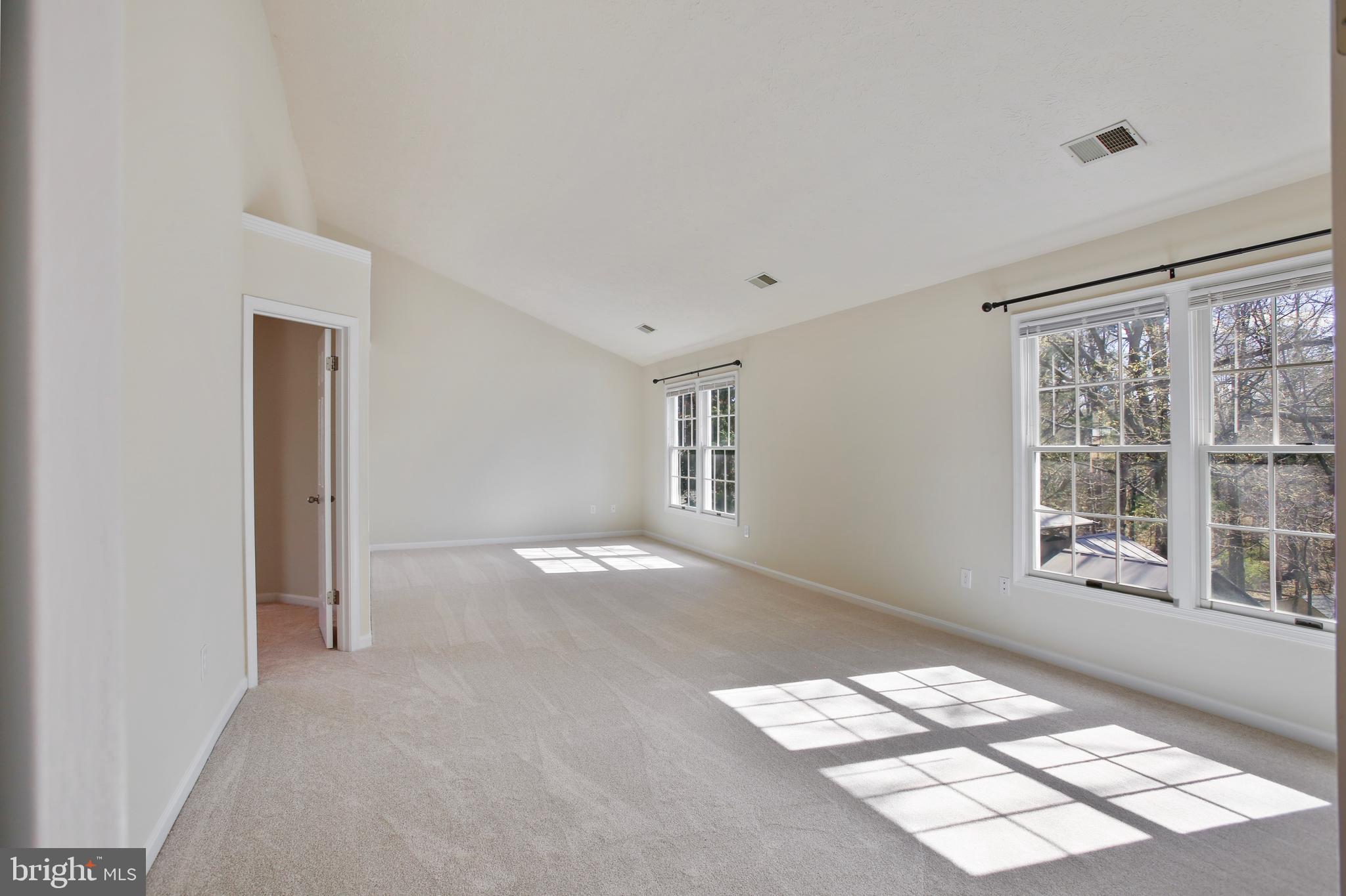 ASHBURN FARM - Residential