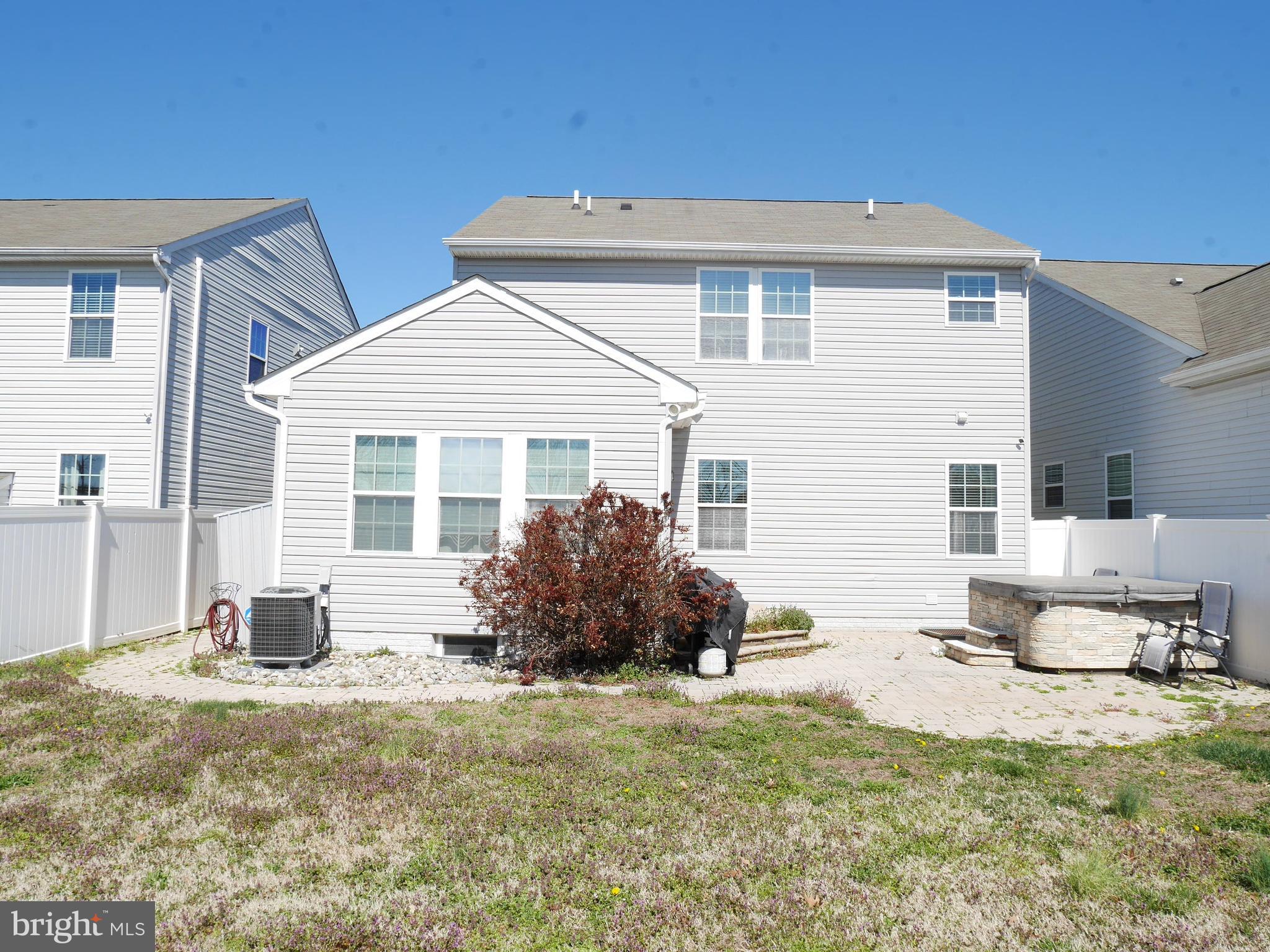 ASHBY COMMONS - Residential Lease