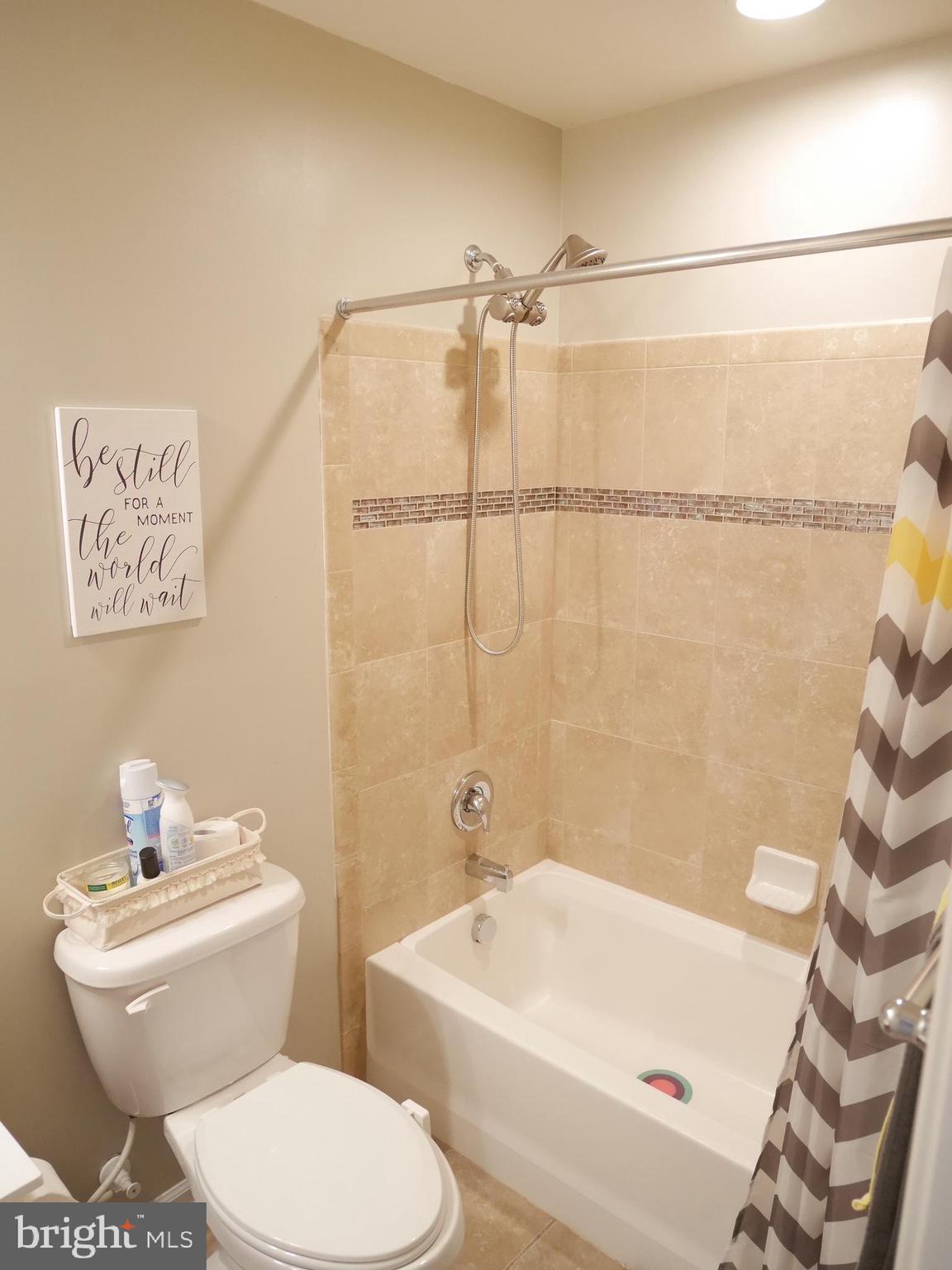 ASHBY COMMONS - Residential Lease