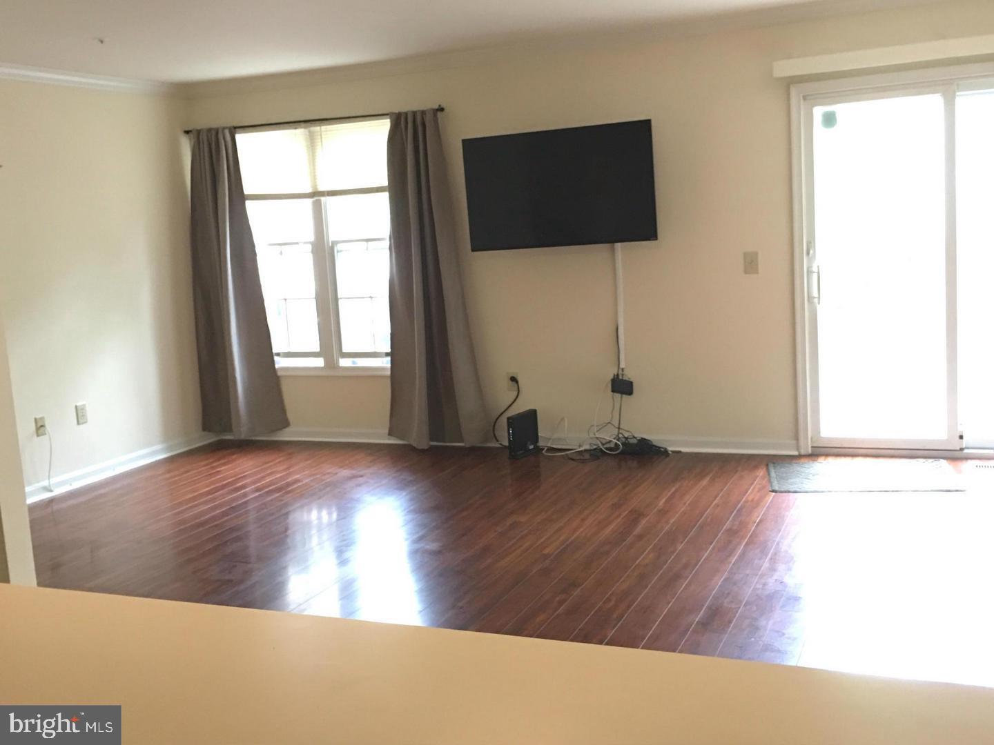 GATEWAY COMMONS - Residential Lease