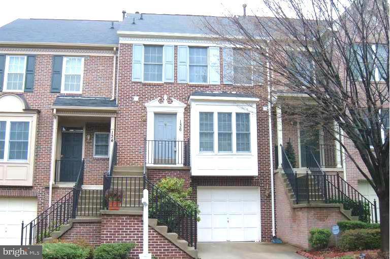 GATEWAY COMMONS - Residential Lease