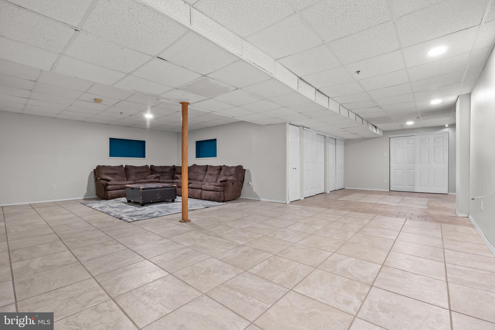 MAPLE KNOLL - Residential