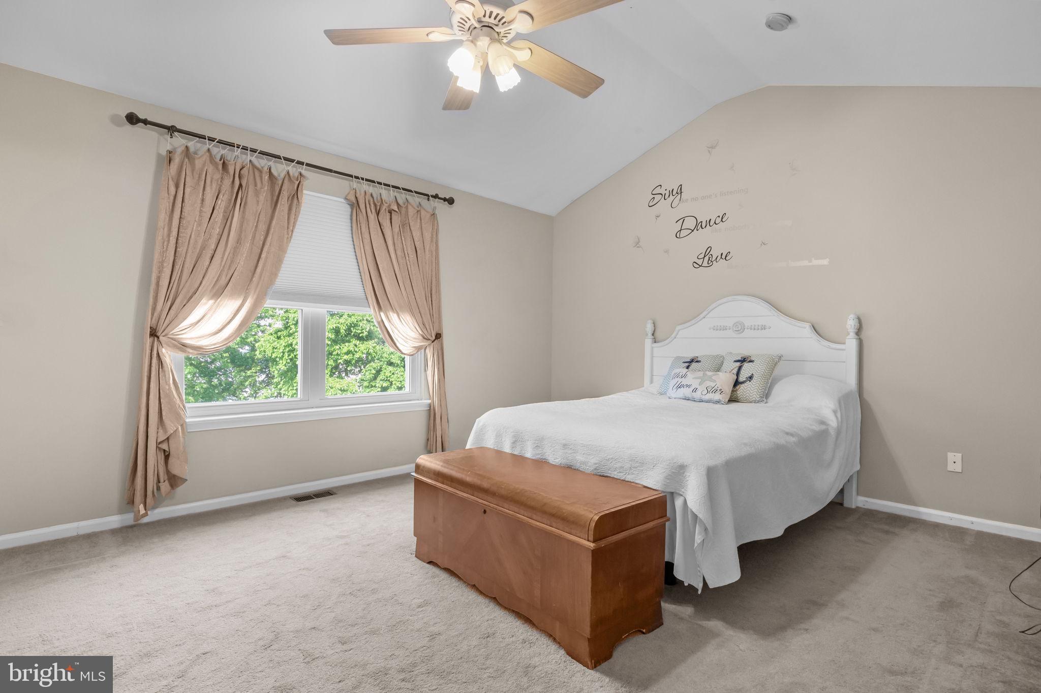 MAPLE KNOLL - Residential