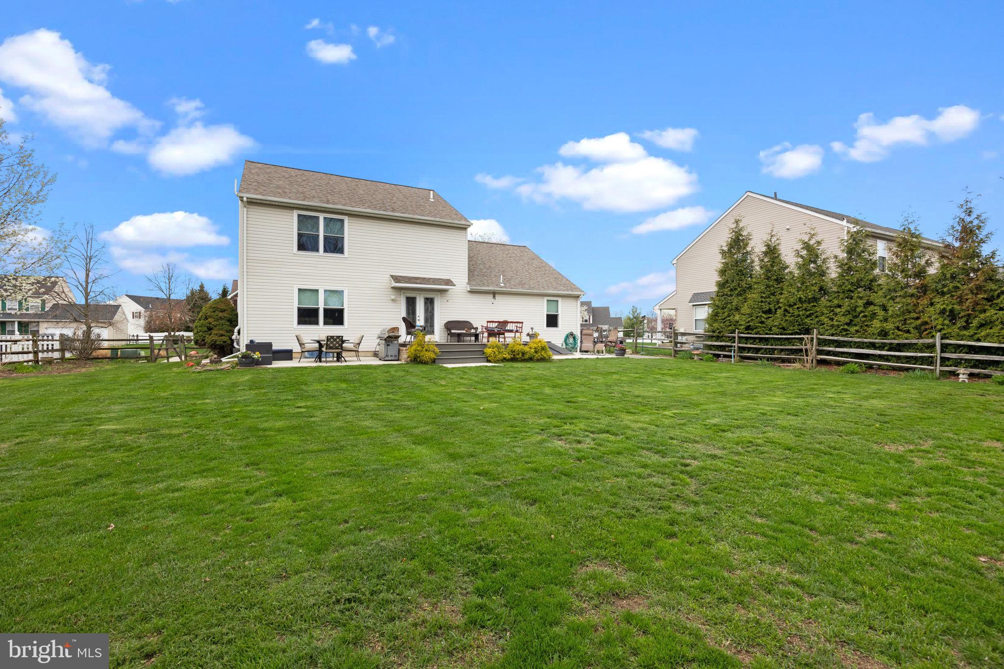 MAPLE KNOLL - Residential