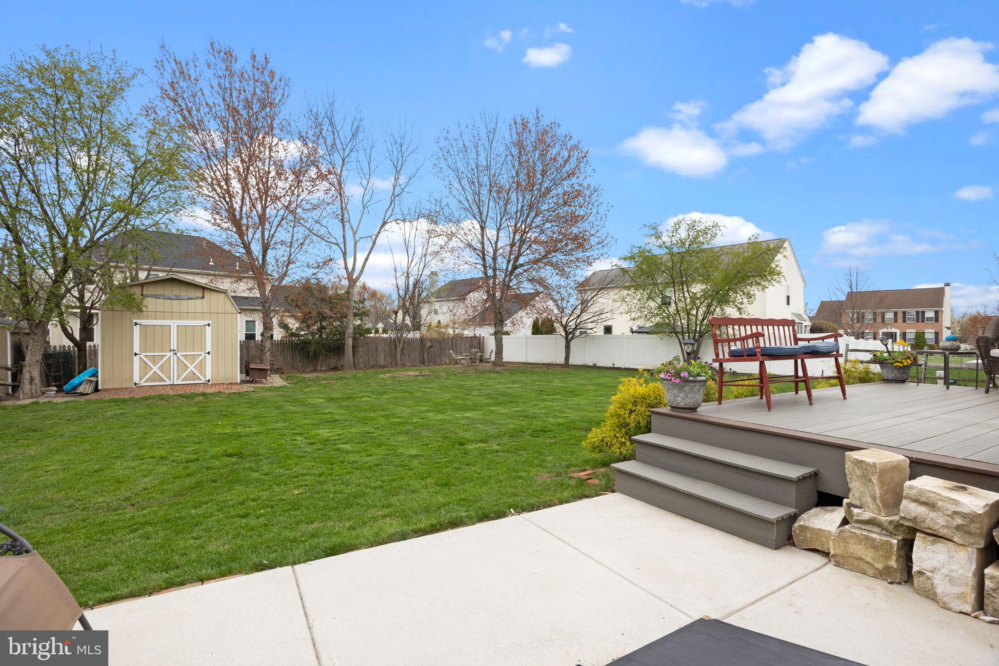 MAPLE KNOLL - Residential