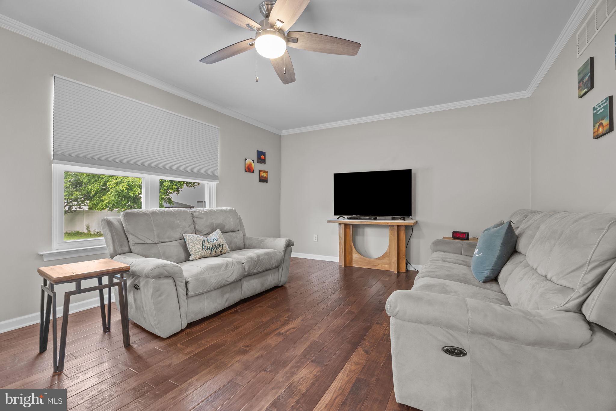 MAPLE KNOLL - Residential