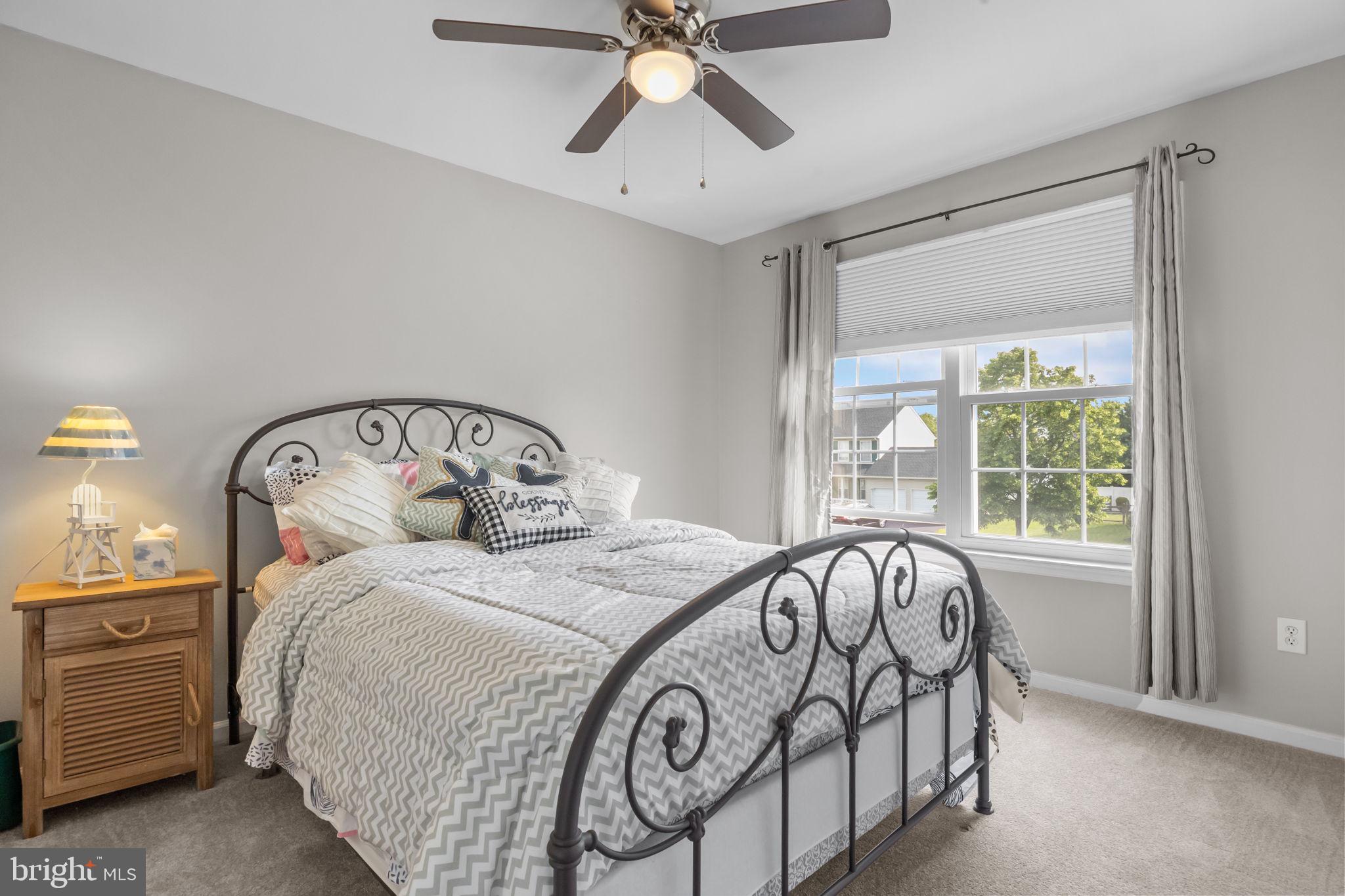 MAPLE KNOLL - Residential