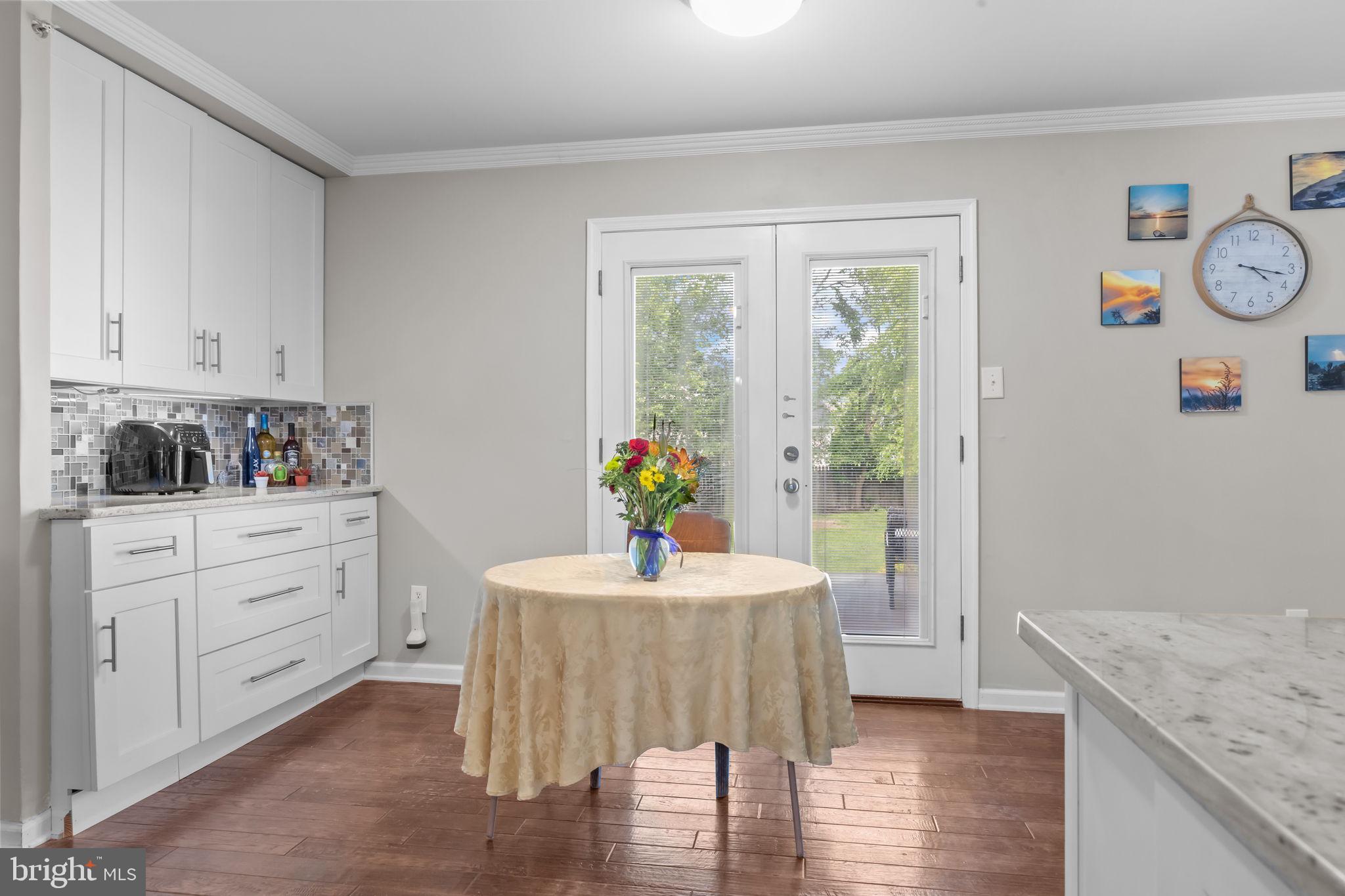 MAPLE KNOLL - Residential