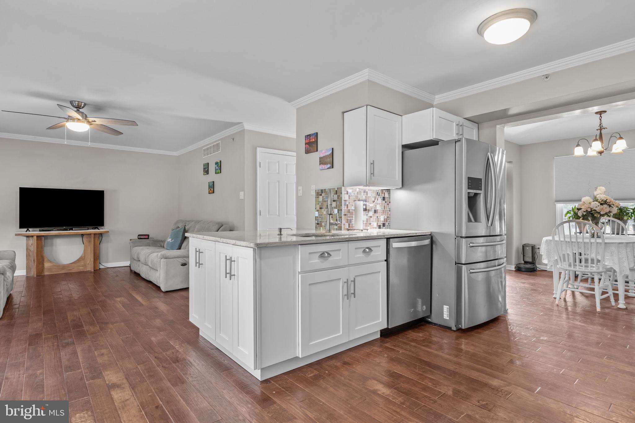 MAPLE KNOLL - Residential