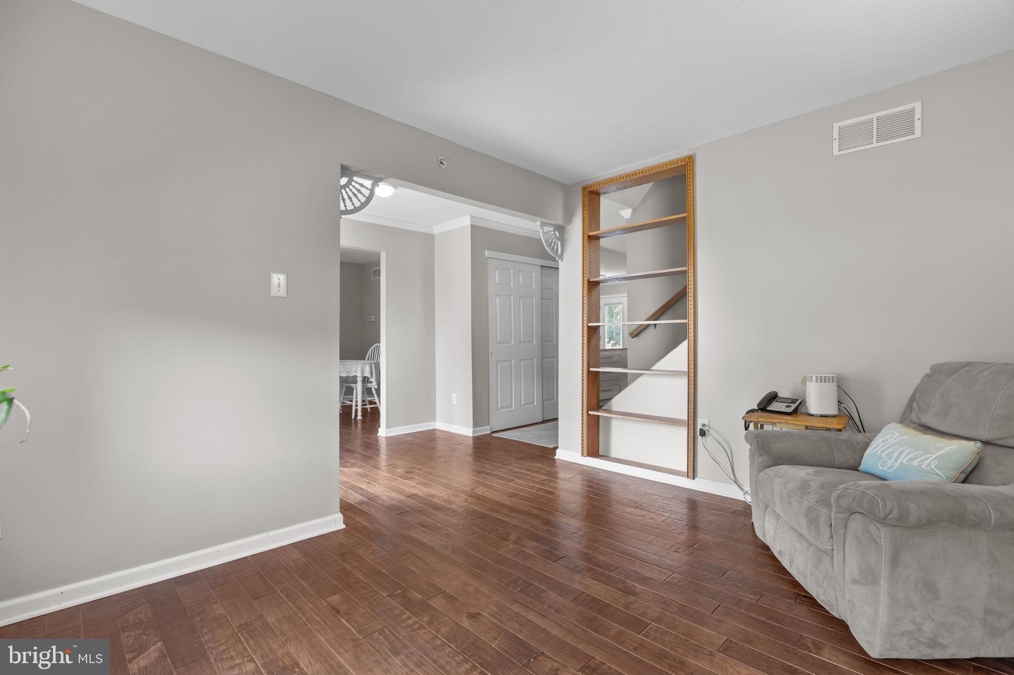 MAPLE KNOLL - Residential
