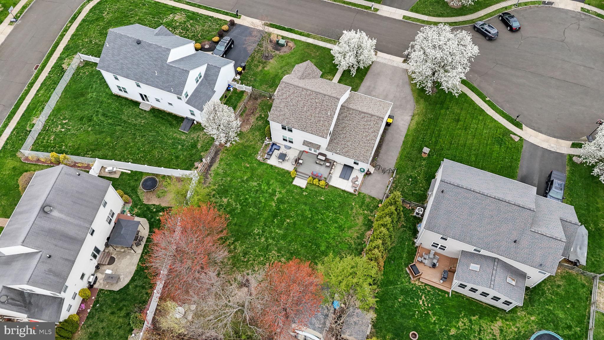MAPLE KNOLL - Residential