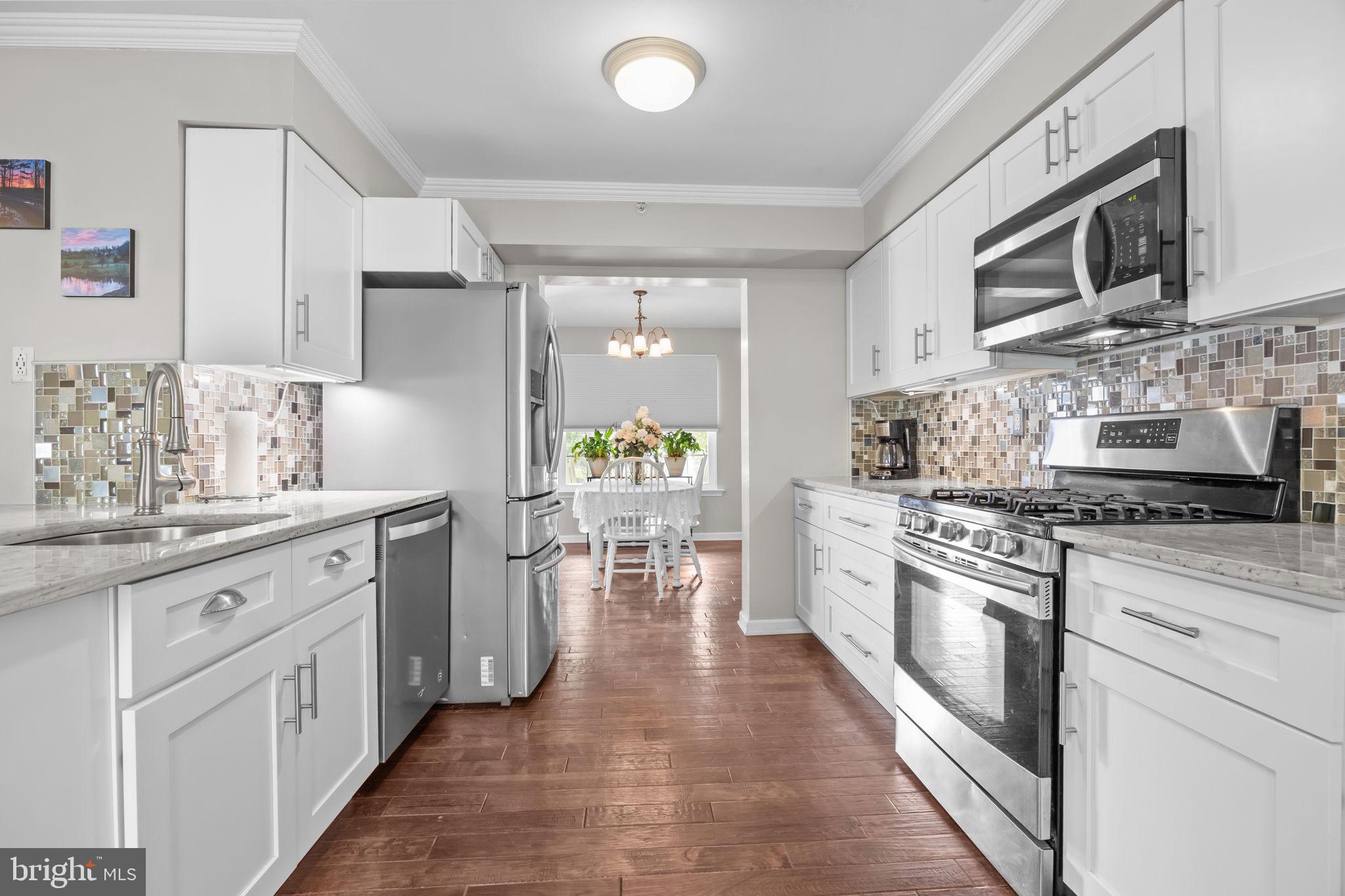 MAPLE KNOLL - Residential