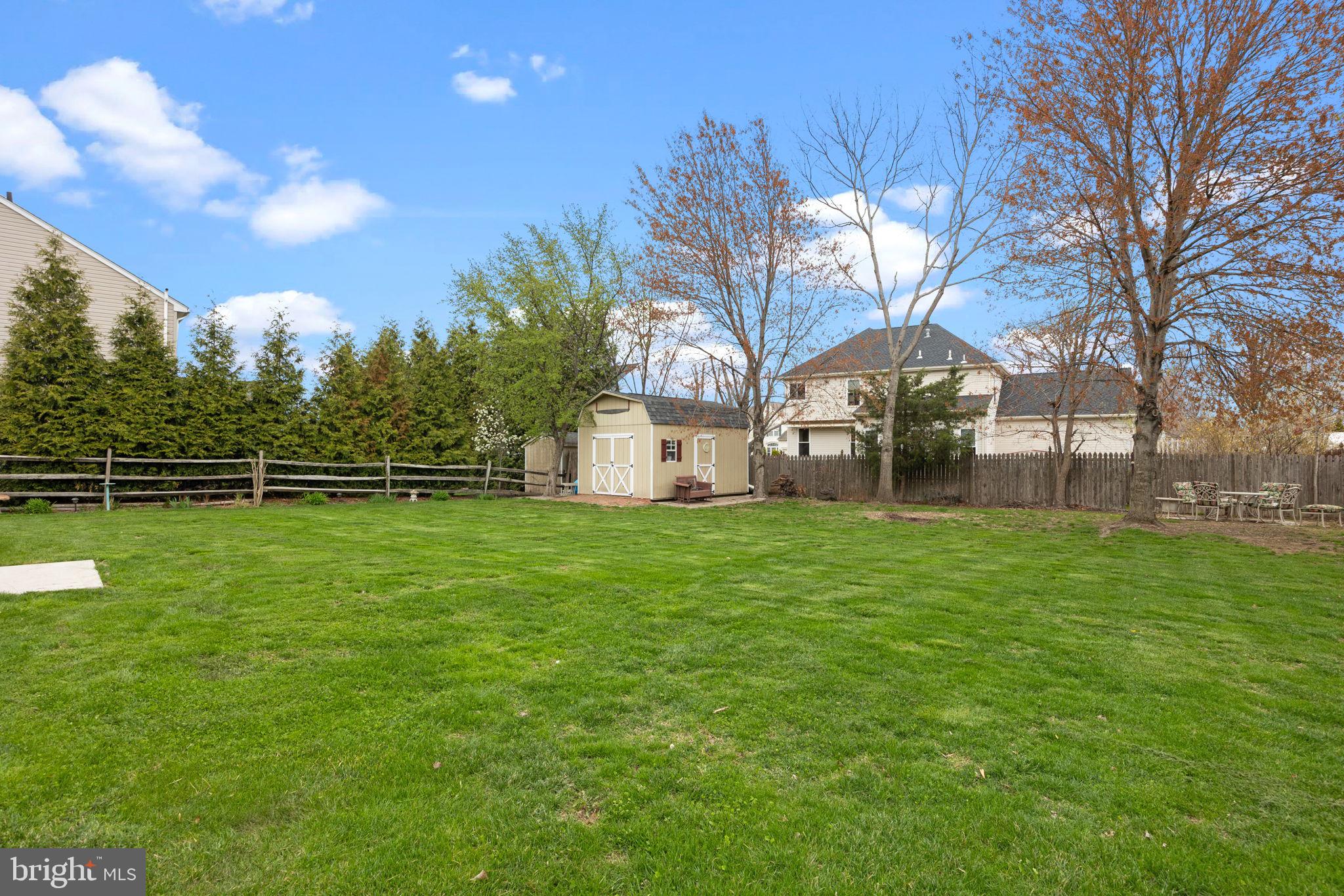 MAPLE KNOLL - Residential