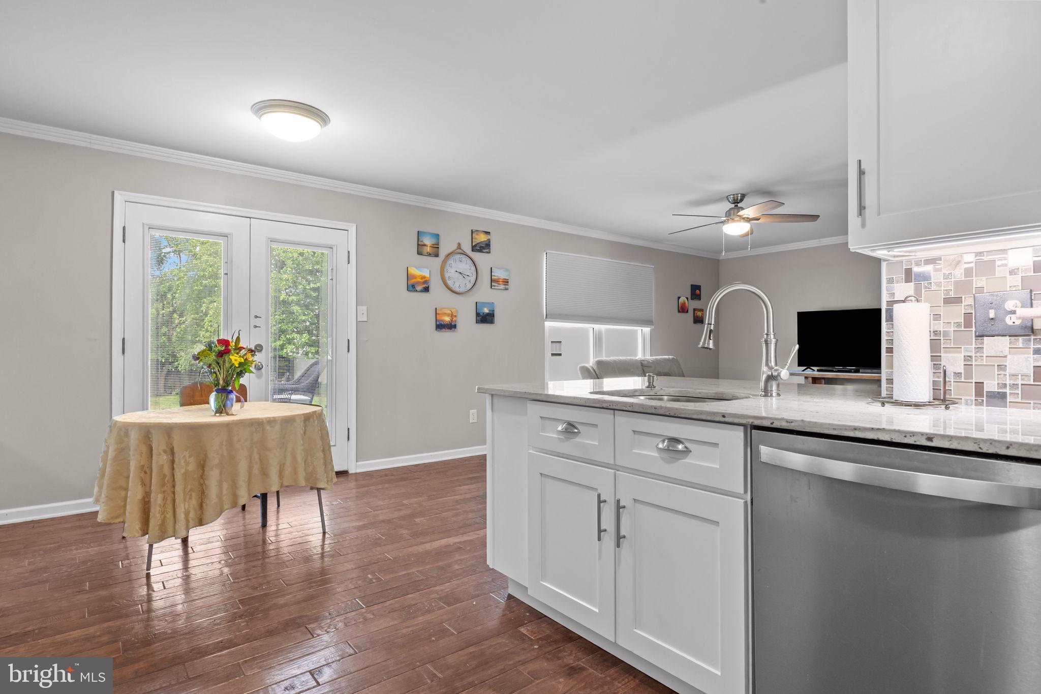 MAPLE KNOLL - Residential