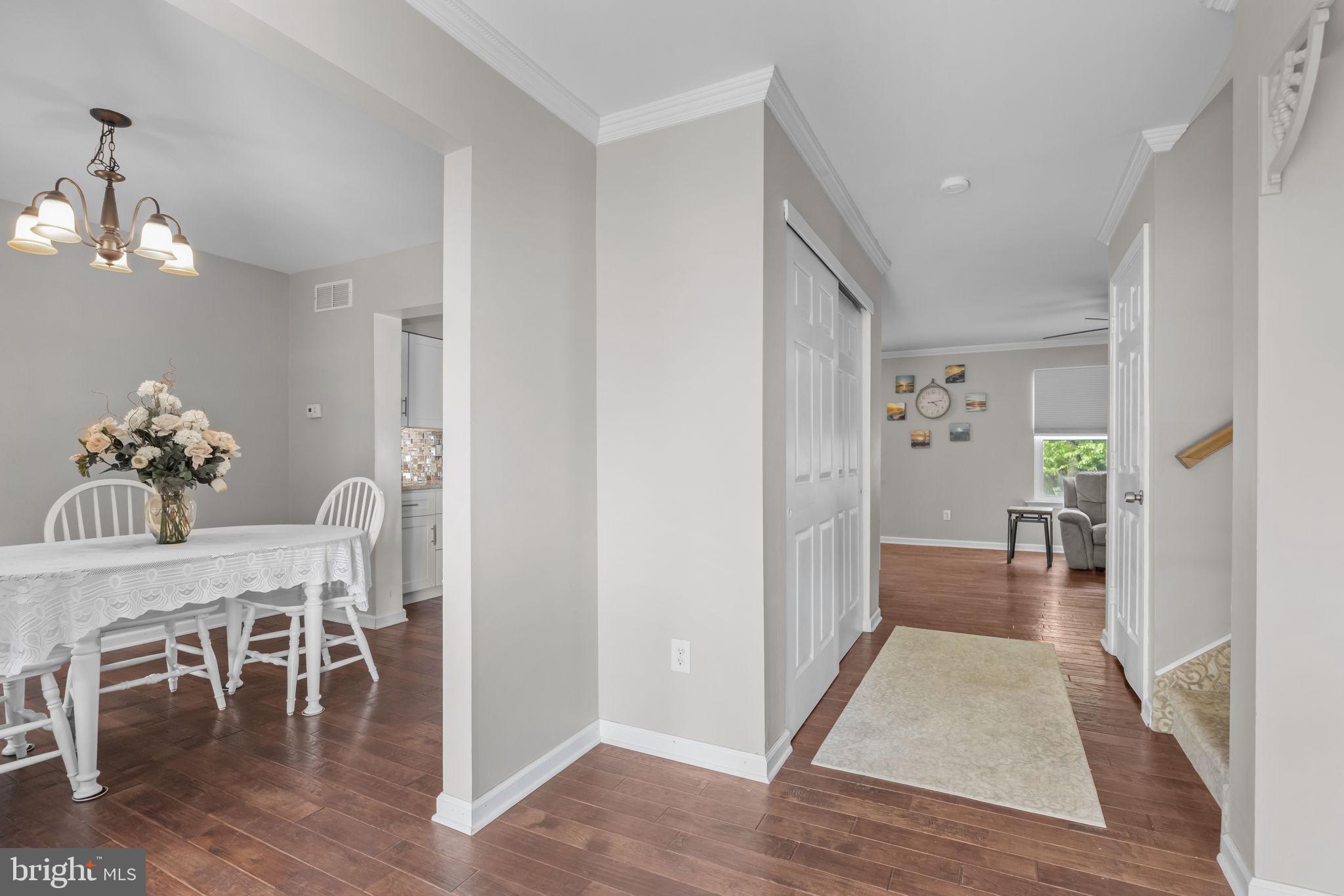 MAPLE KNOLL - Residential