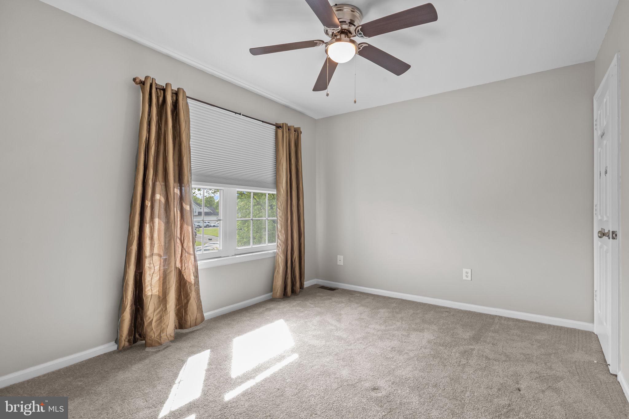 MAPLE KNOLL - Residential