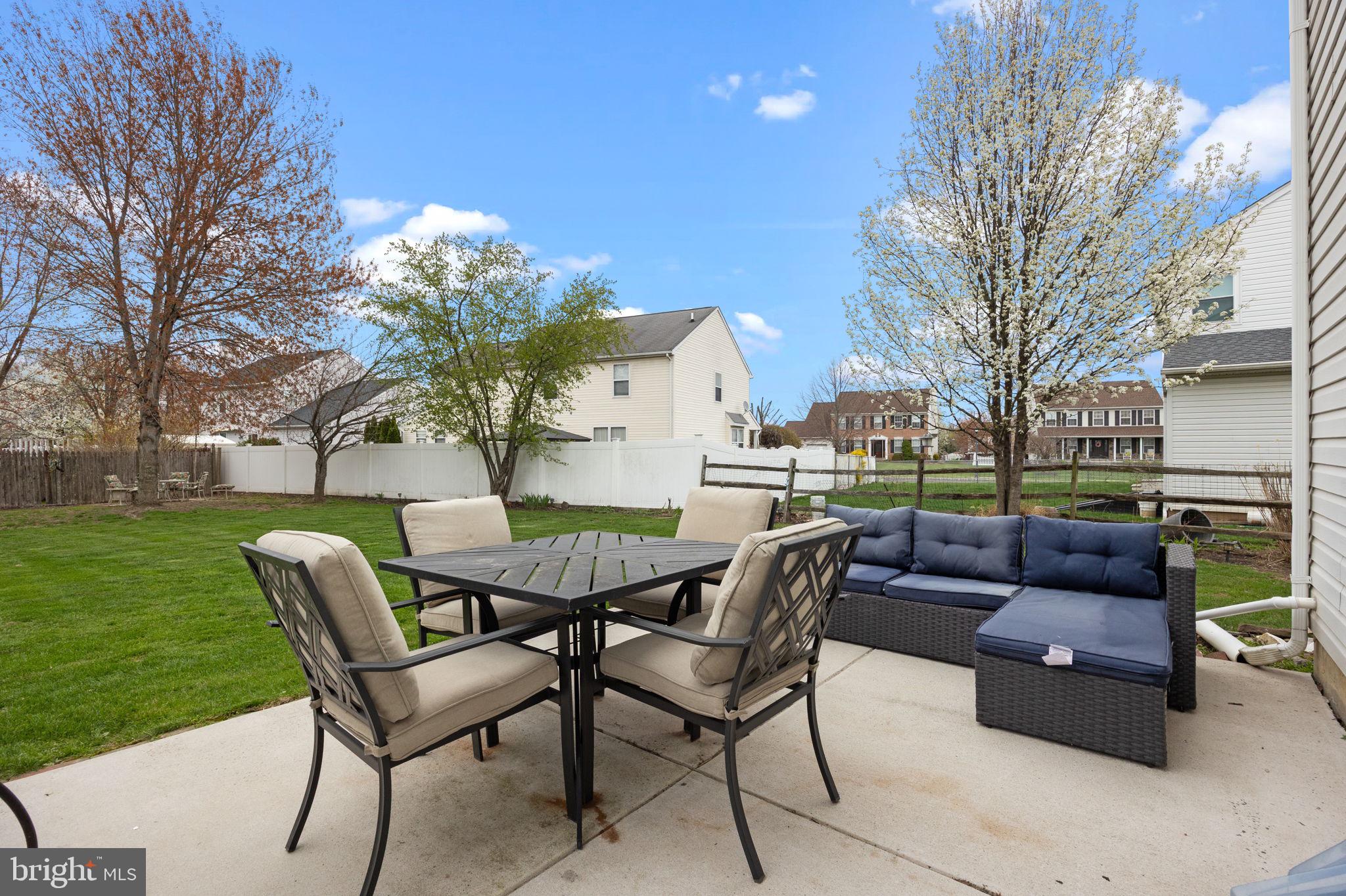 MAPLE KNOLL - Residential