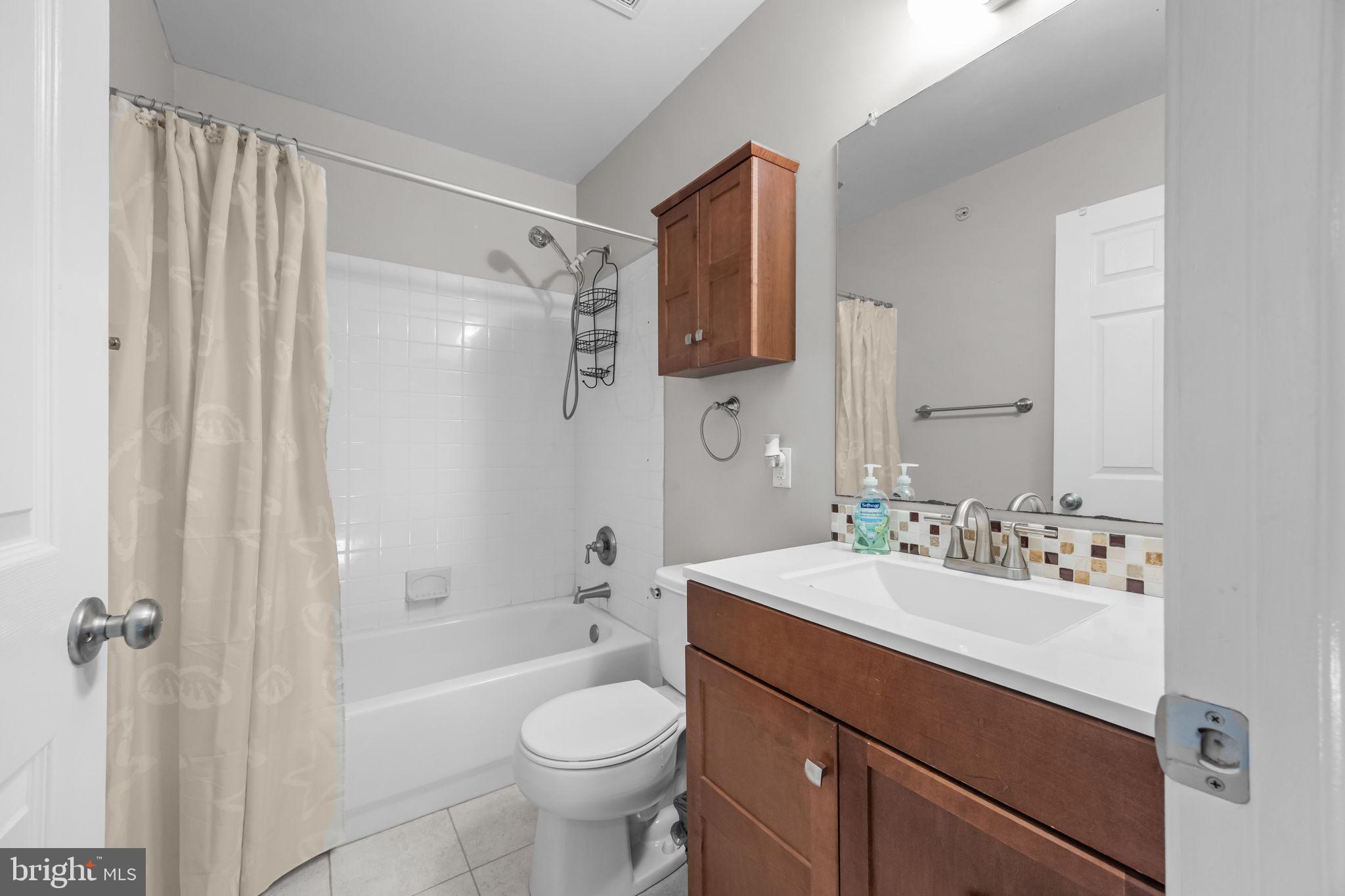 MAPLE KNOLL - Residential