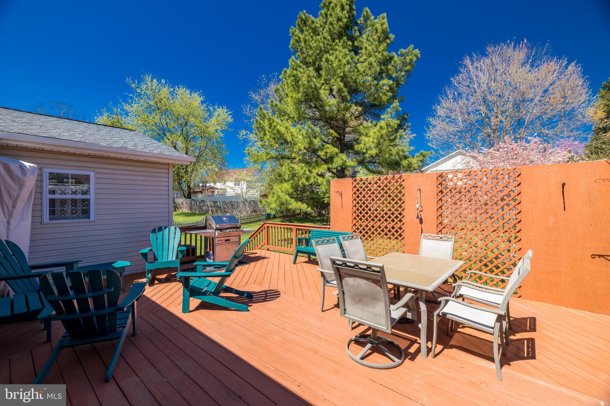 WILLIAMSBURG - Residential