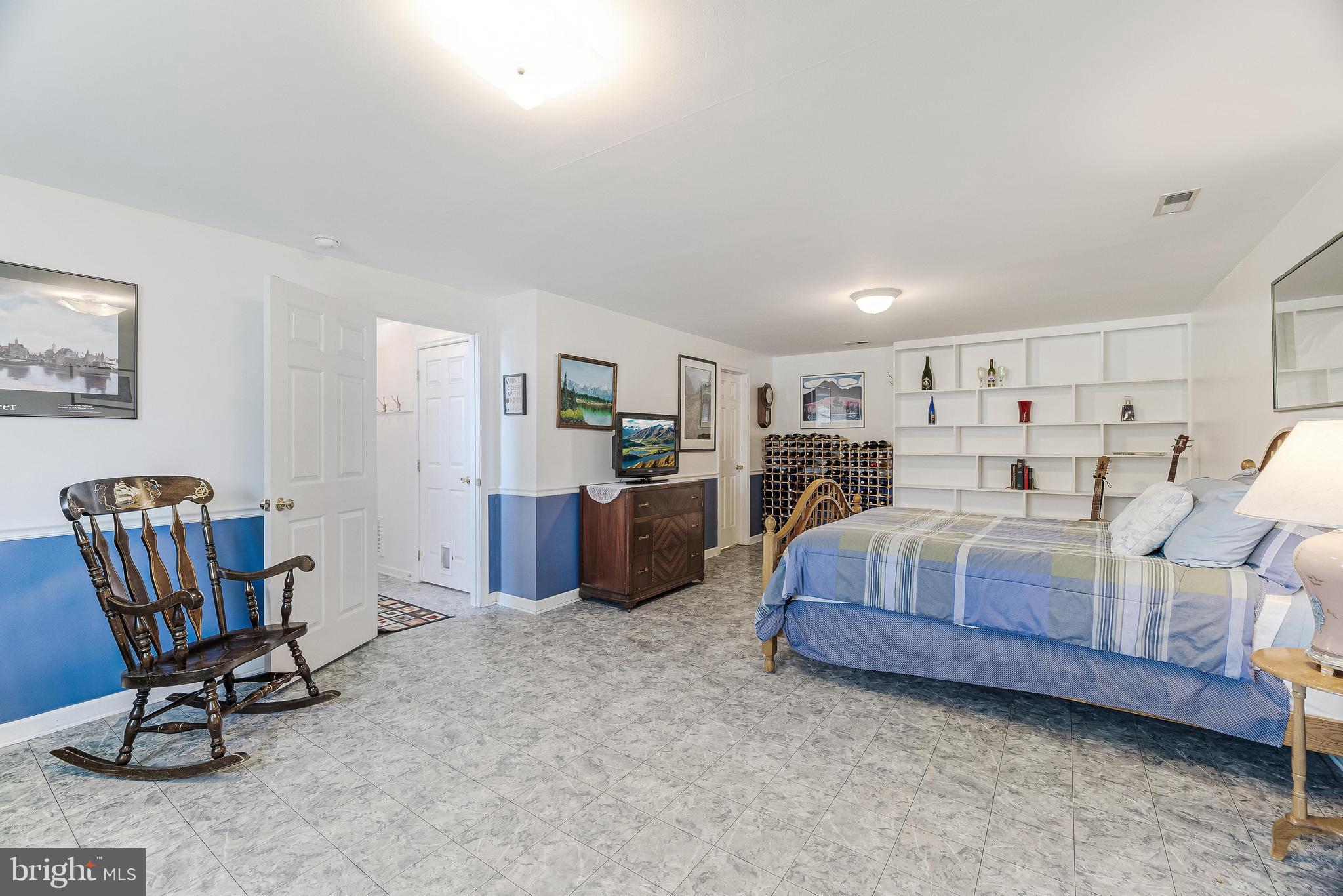 WILLIAMSBURG - Residential