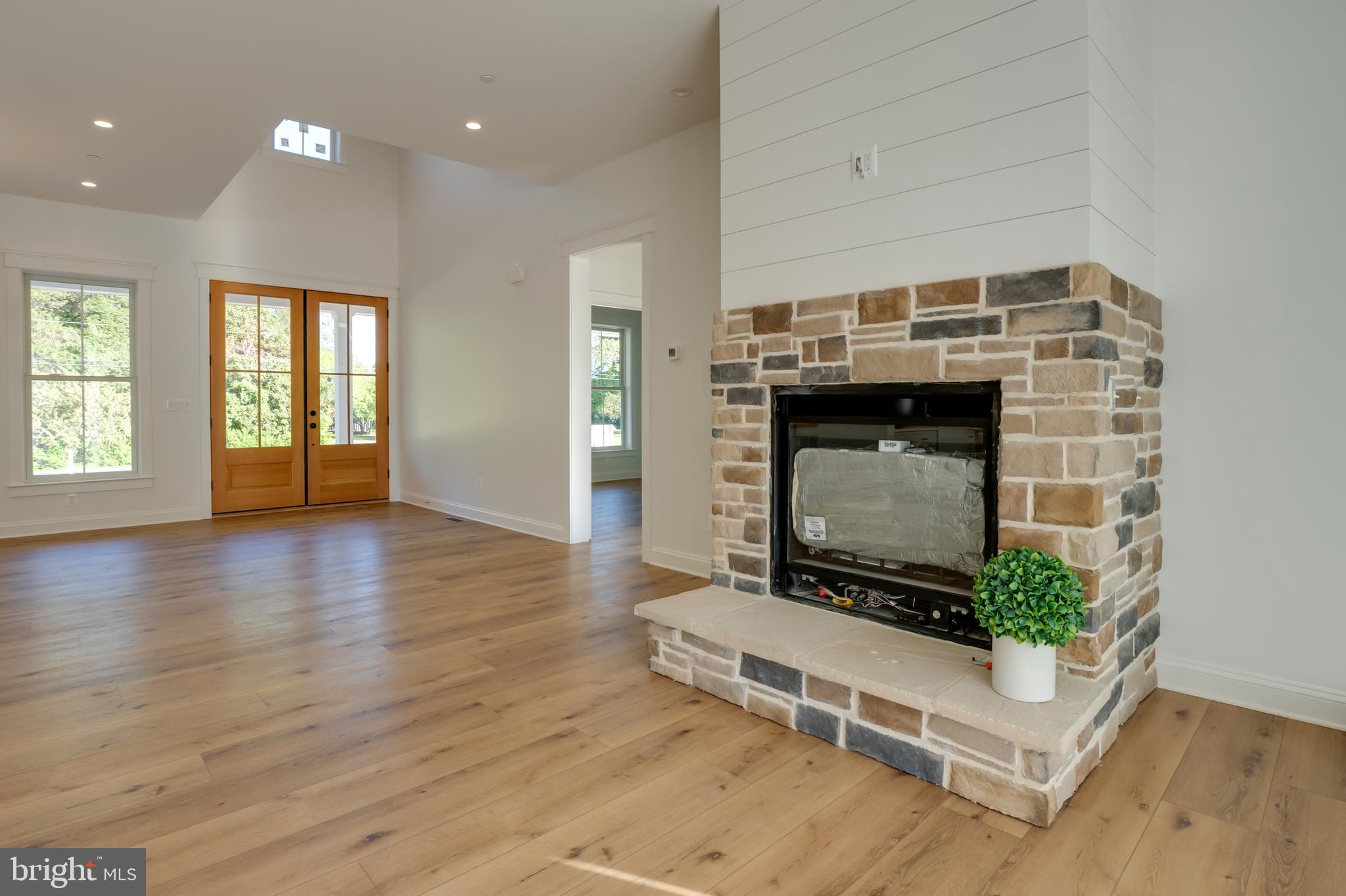 SARAH SKIPPER LANDS - Residential