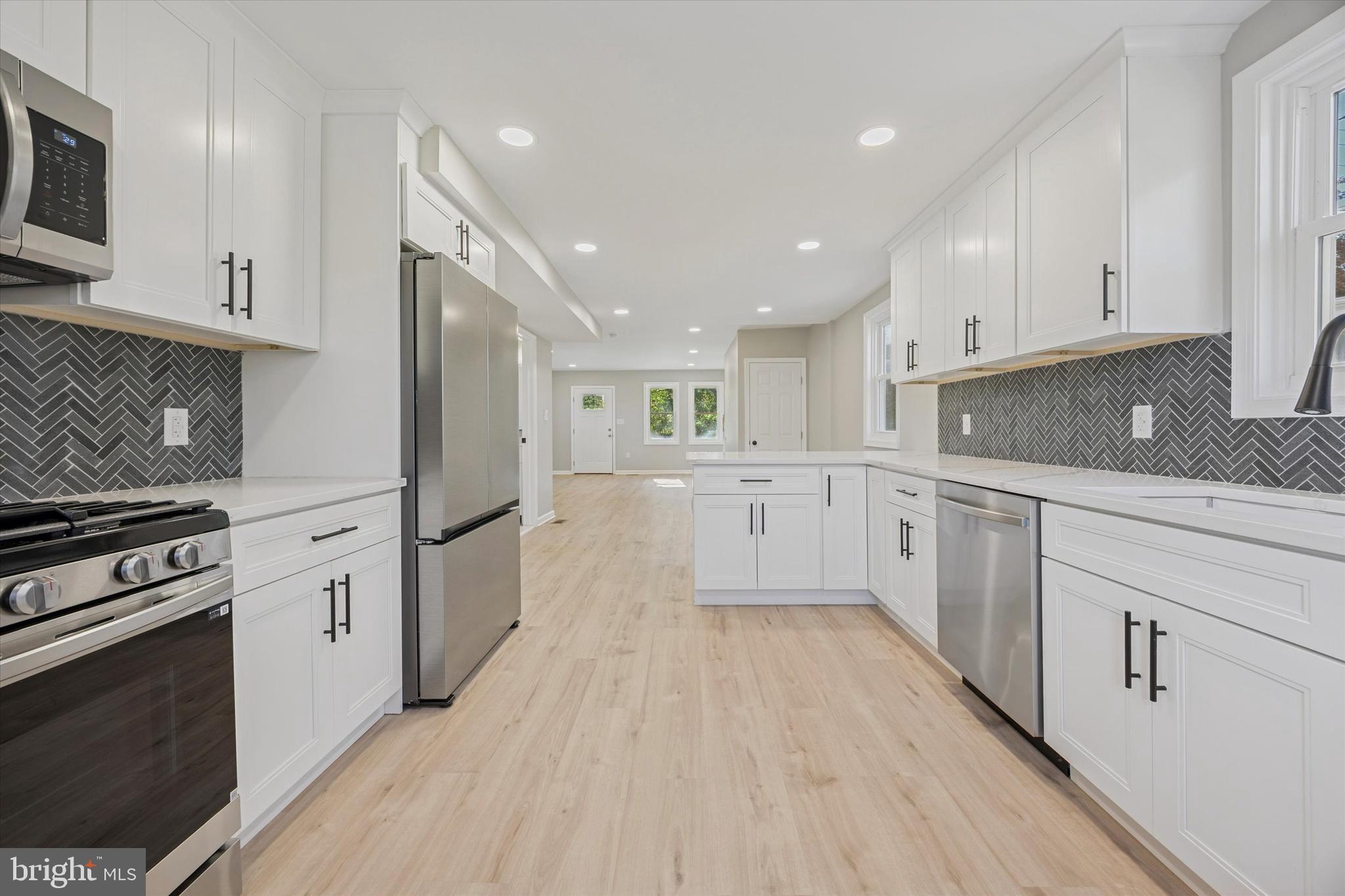 LAFAYETTE HILL - Residential