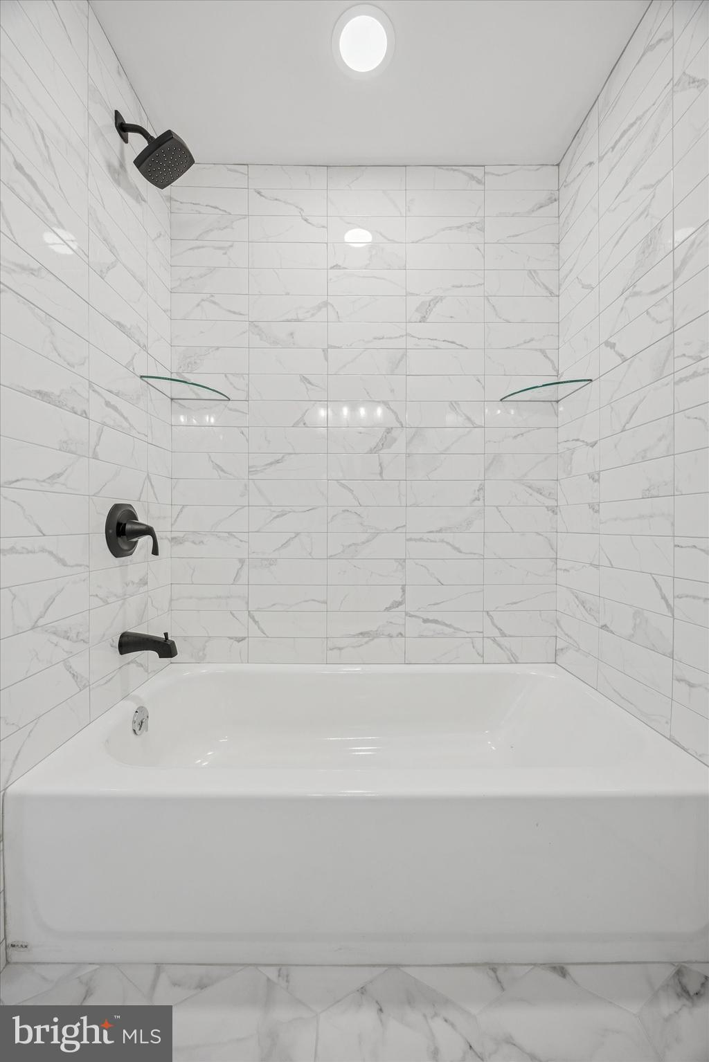 LAFAYETTE HILL - Residential