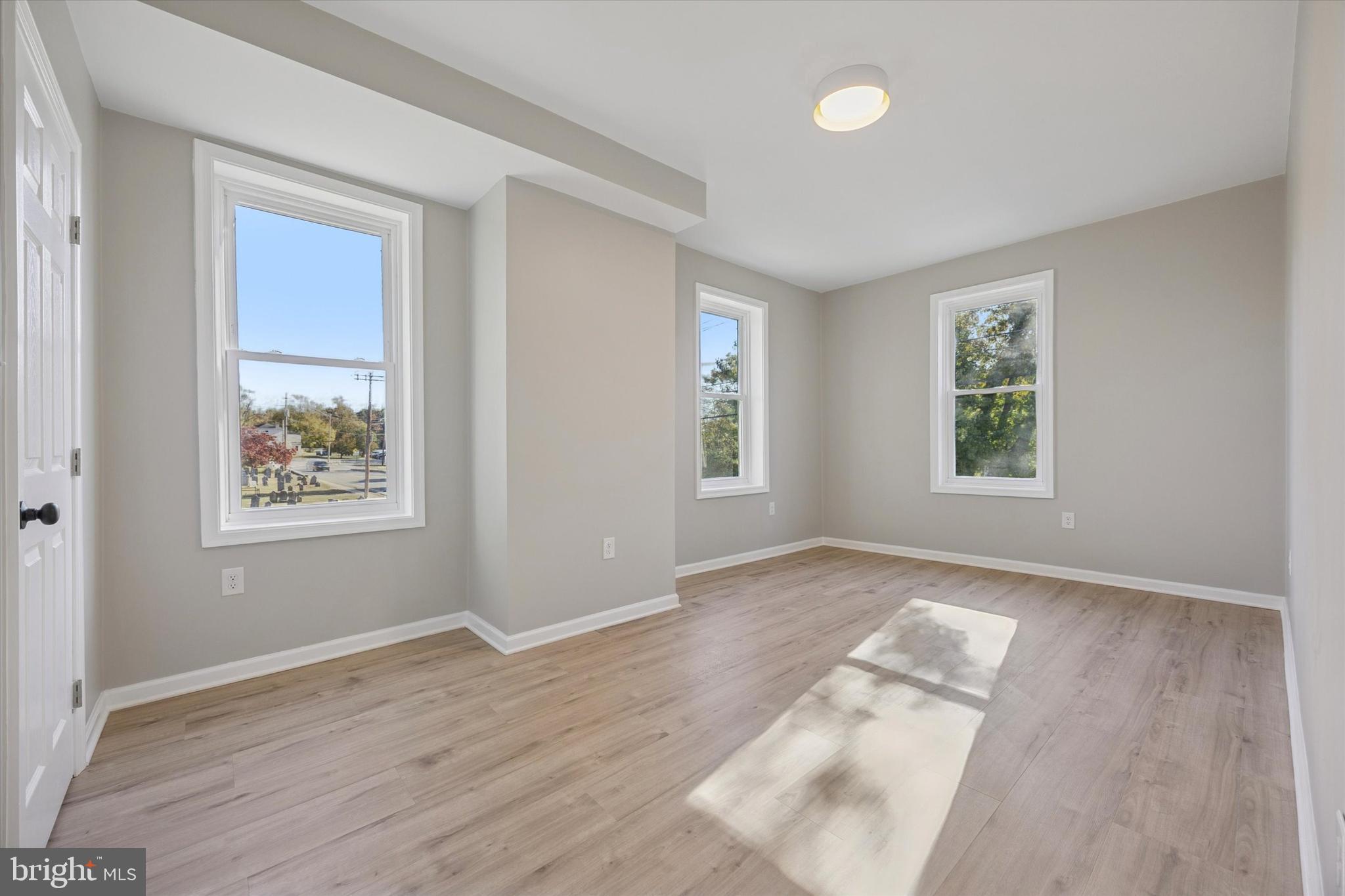 LAFAYETTE HILL - Residential