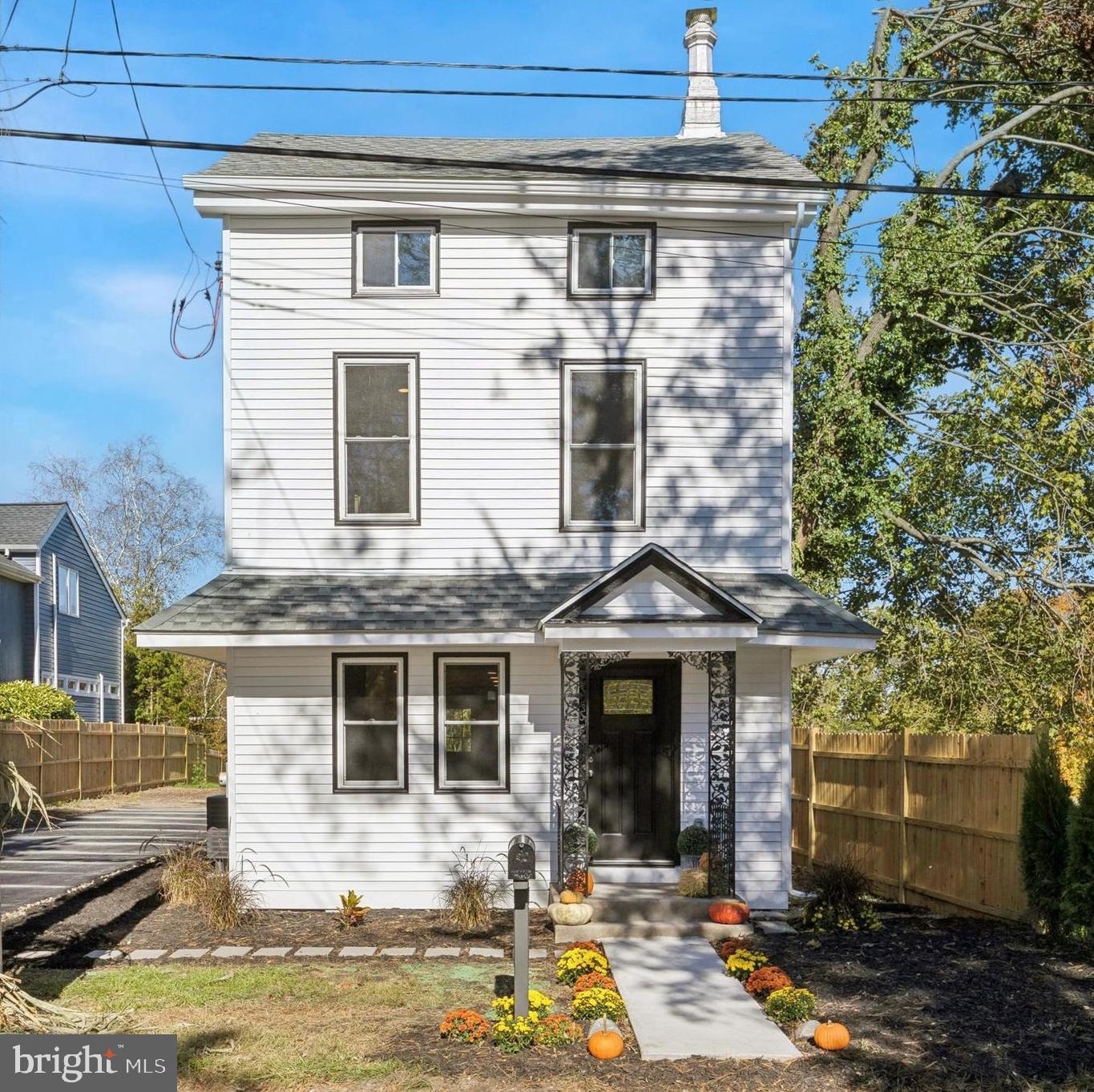 LAFAYETTE HILL - Residential