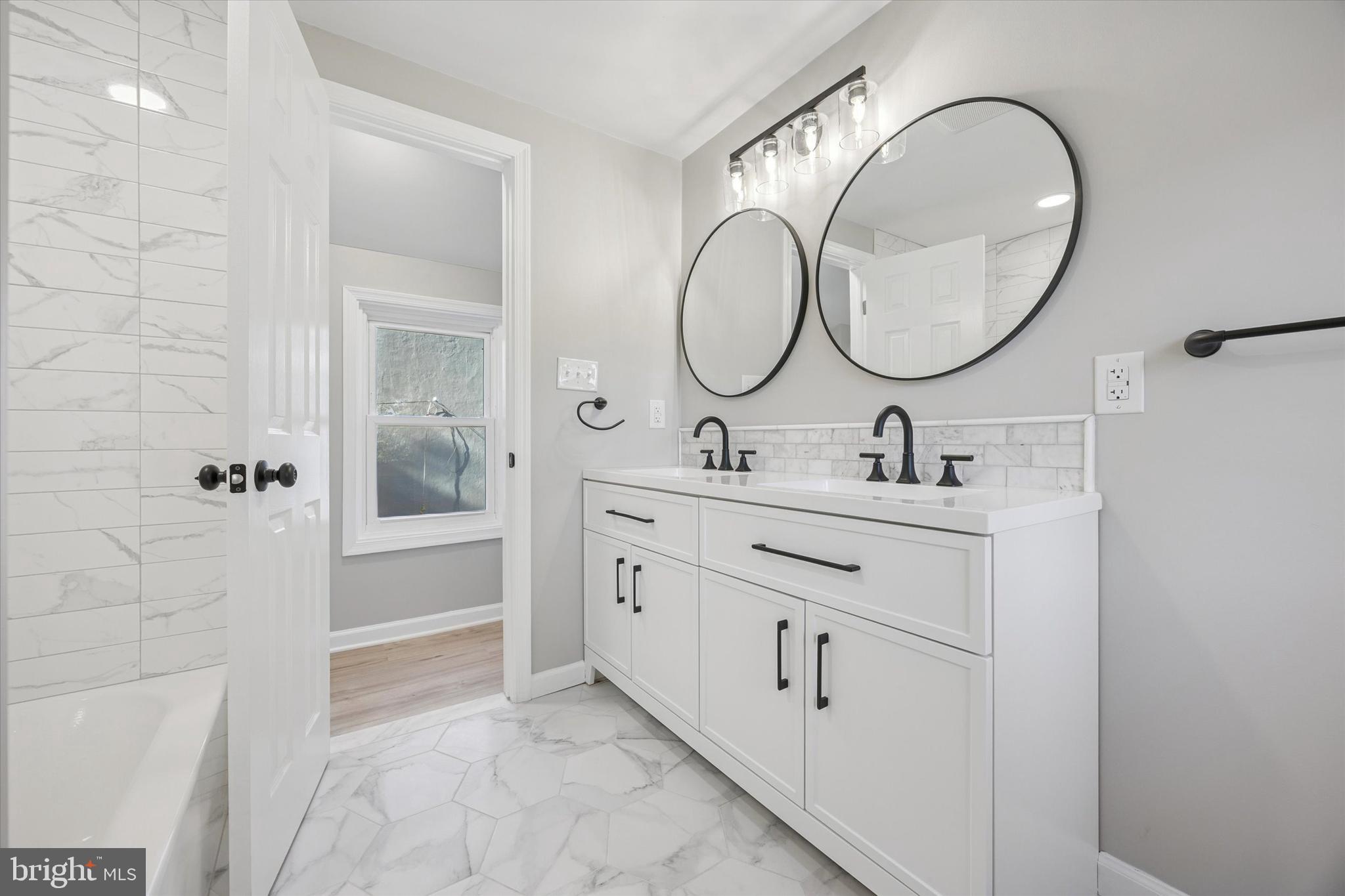 LAFAYETTE HILL - Residential