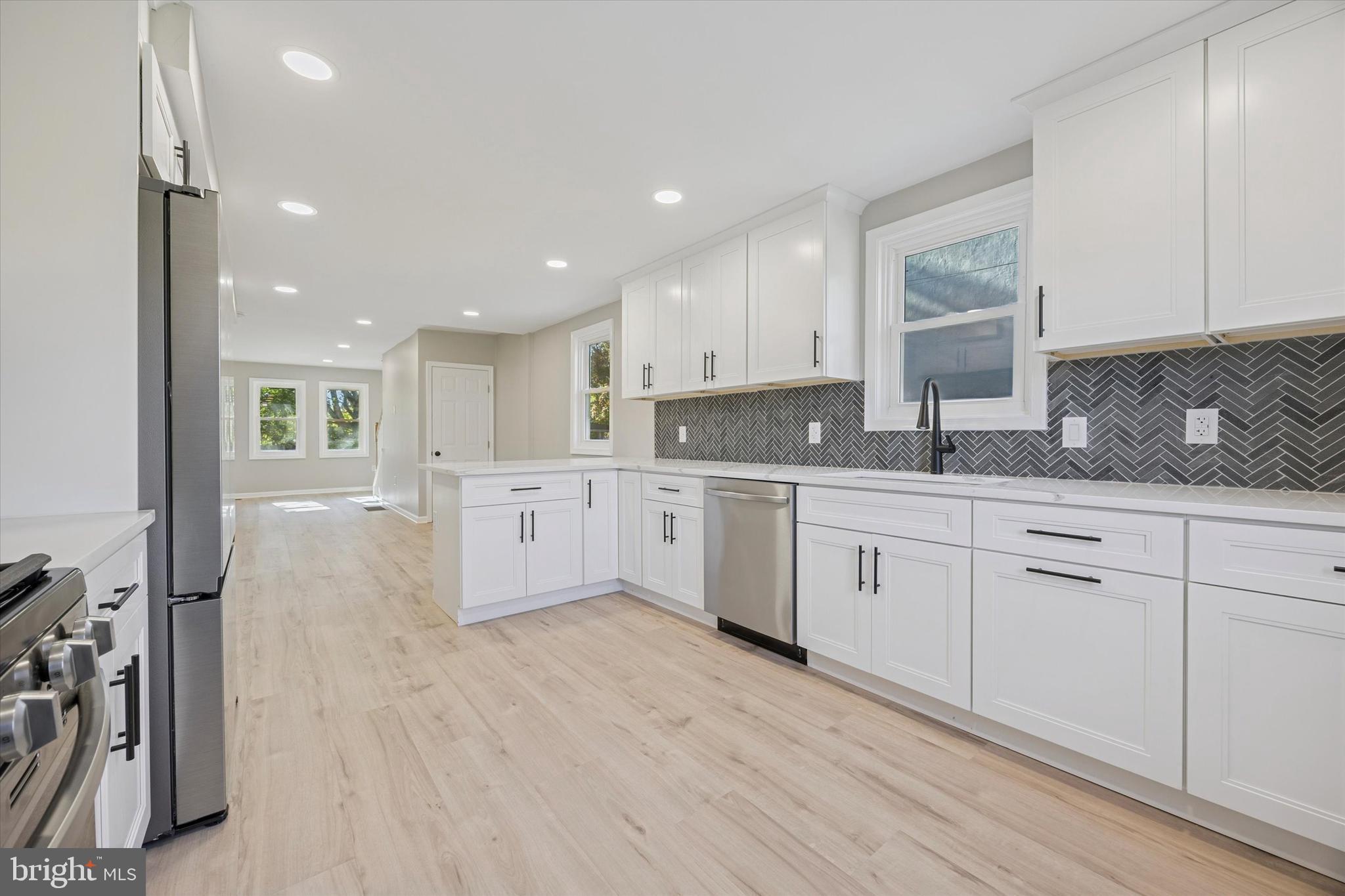 LAFAYETTE HILL - Residential