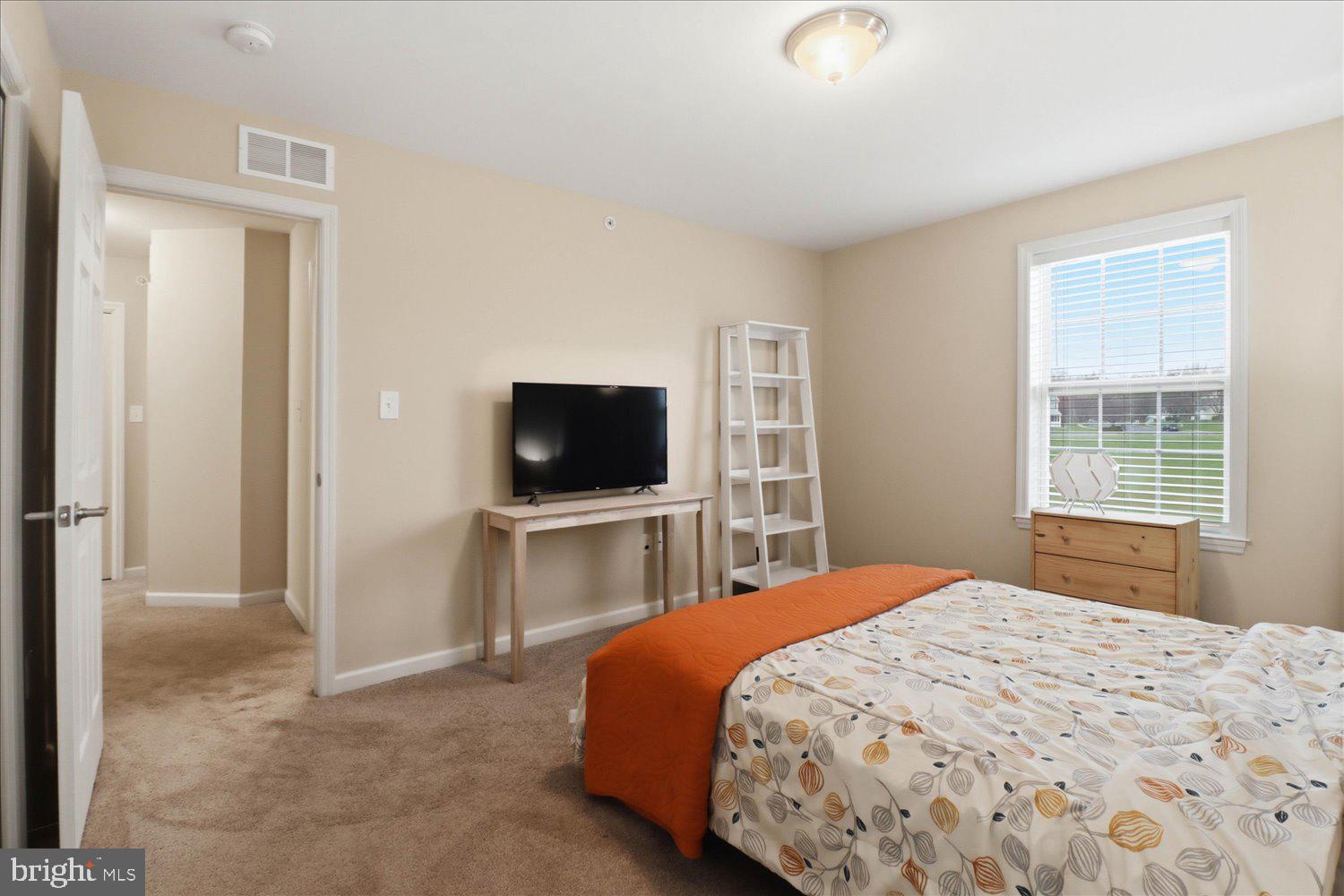 MACINTOSH CROSSING - Residential