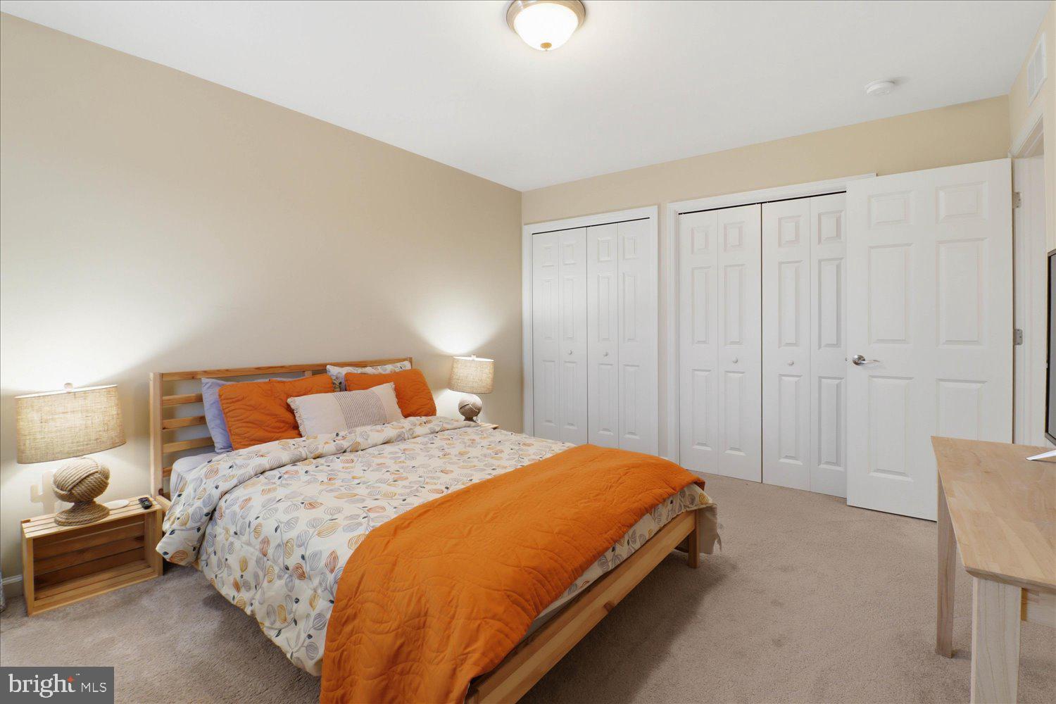 MACINTOSH CROSSING - Residential