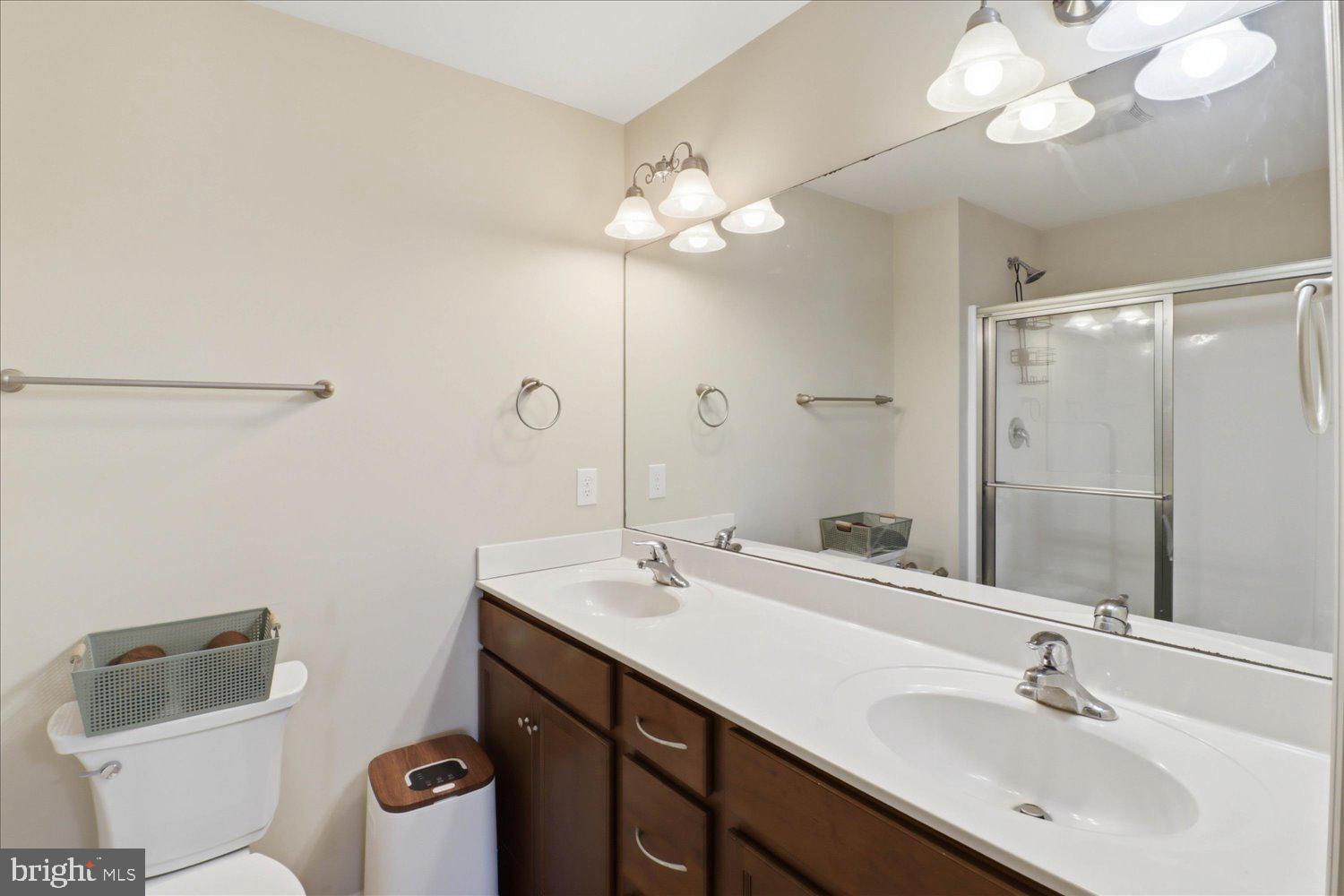 MACINTOSH CROSSING - Residential